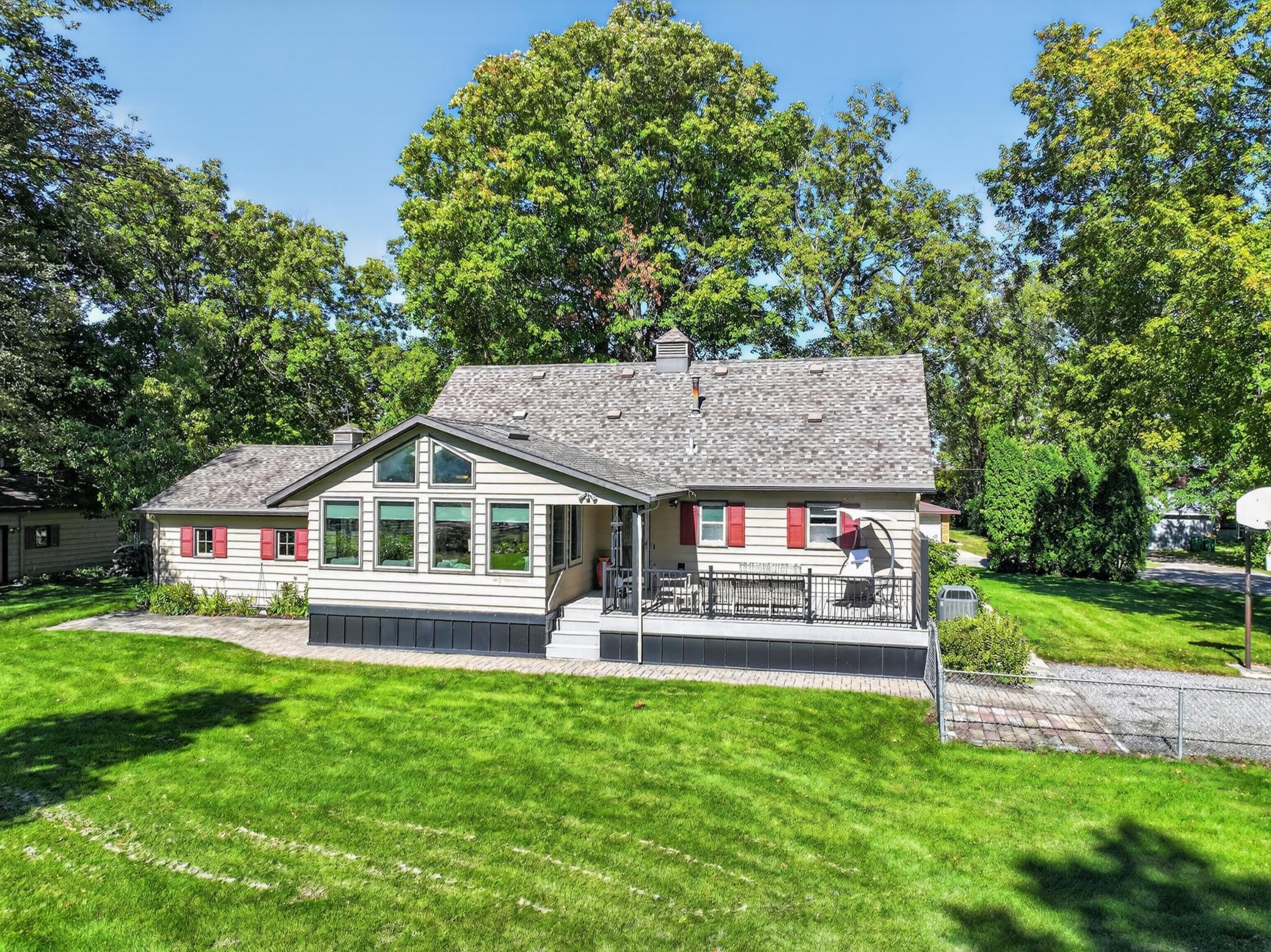 1962 single family home for sale at 471 Three Havens Drive NE in Alexandria, MN — 4 bed, 2 bath (photo 2 of 50)