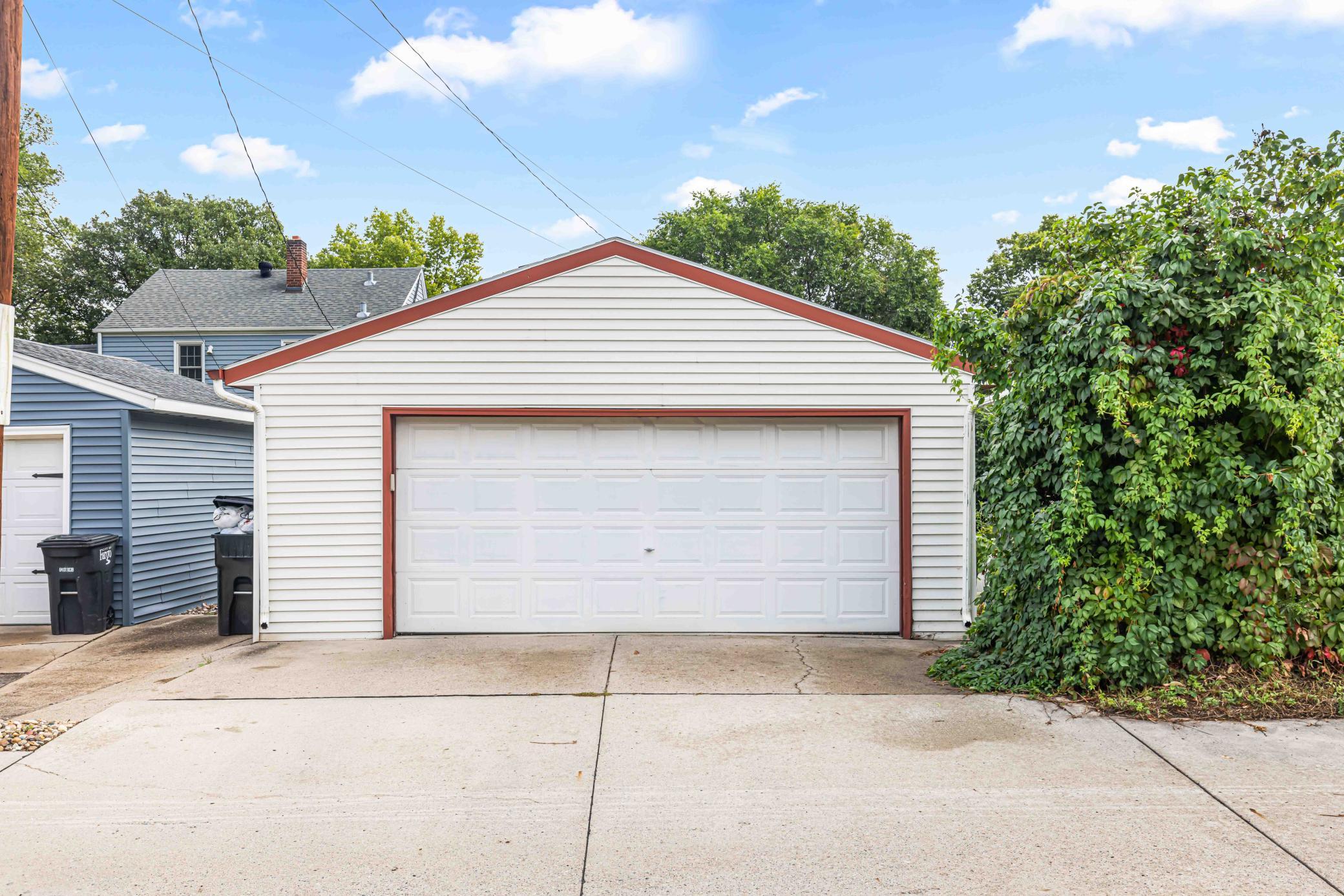 1931 single family home for sale at 1322 3rd Street N in Fargo, ND — 3 bed, 2 bath (photo 11 of 55)