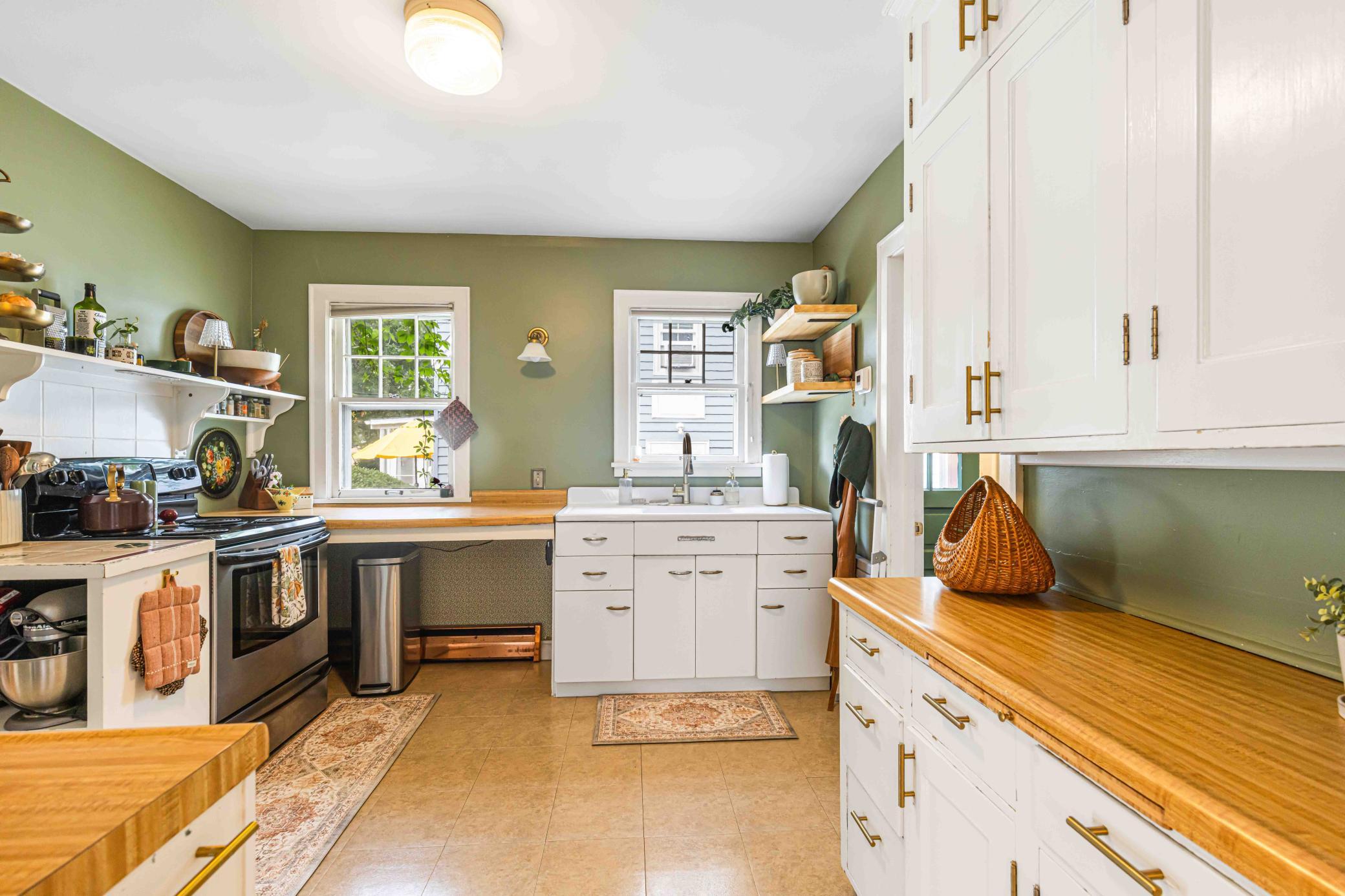 1931 single family home for sale at 1322 3rd Street N in Fargo, ND — 3 bed, 2 bath (photo 27 of 55)