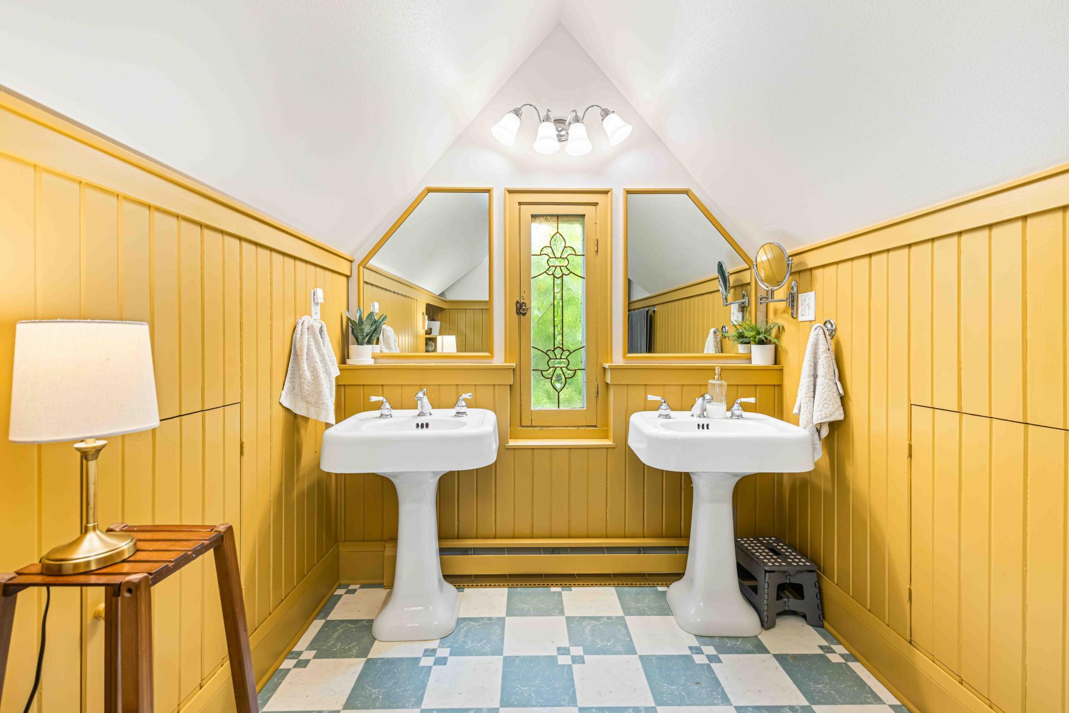 1931 single family home for sale at 1322 3rd Street N in Fargo, ND — 3 bed, 2 bath (photo 46 of 55)
