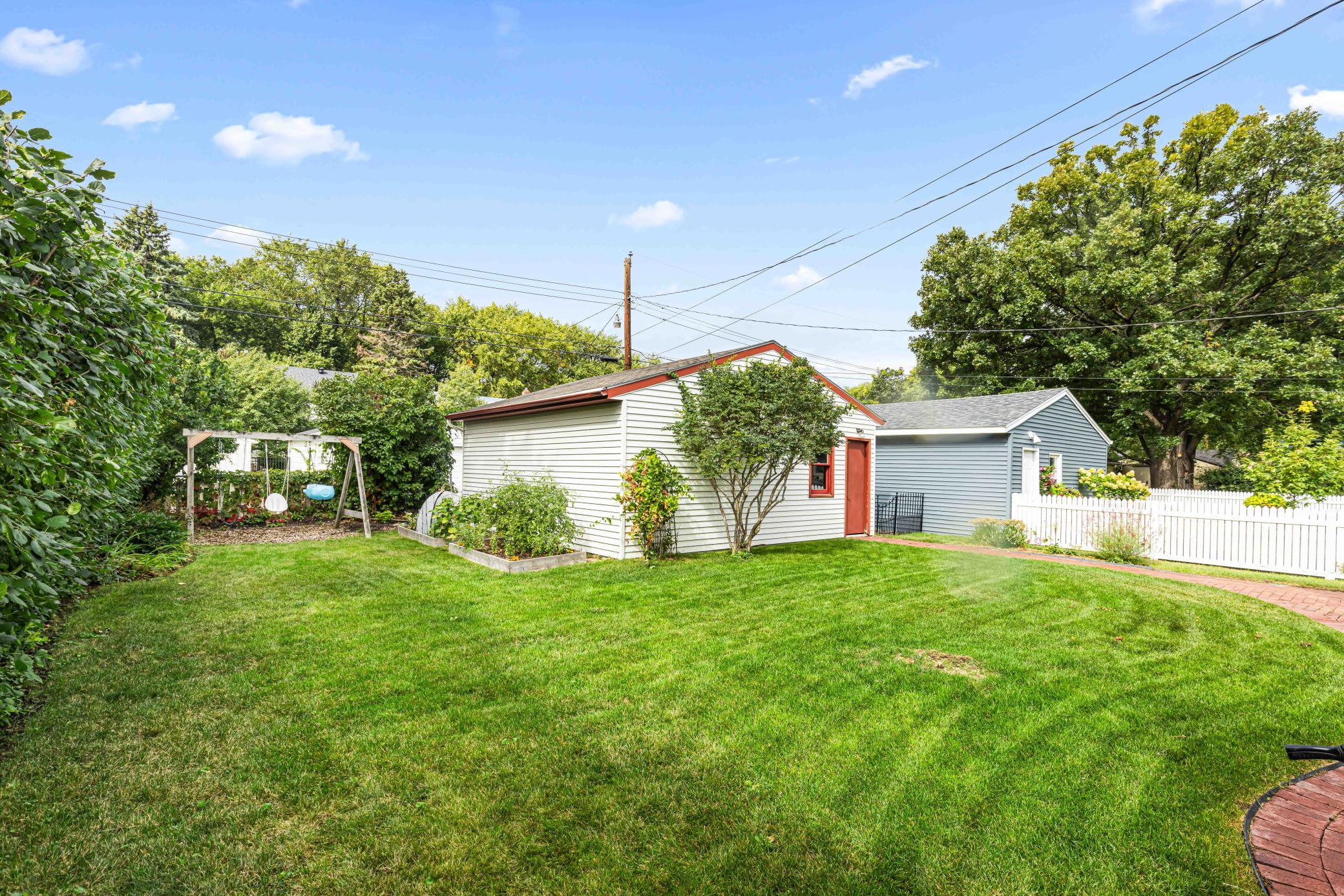 1931 single family home for sale at 1322 3rd Street N in Fargo, ND — 3 bed, 2 bath (photo 8 of 55)