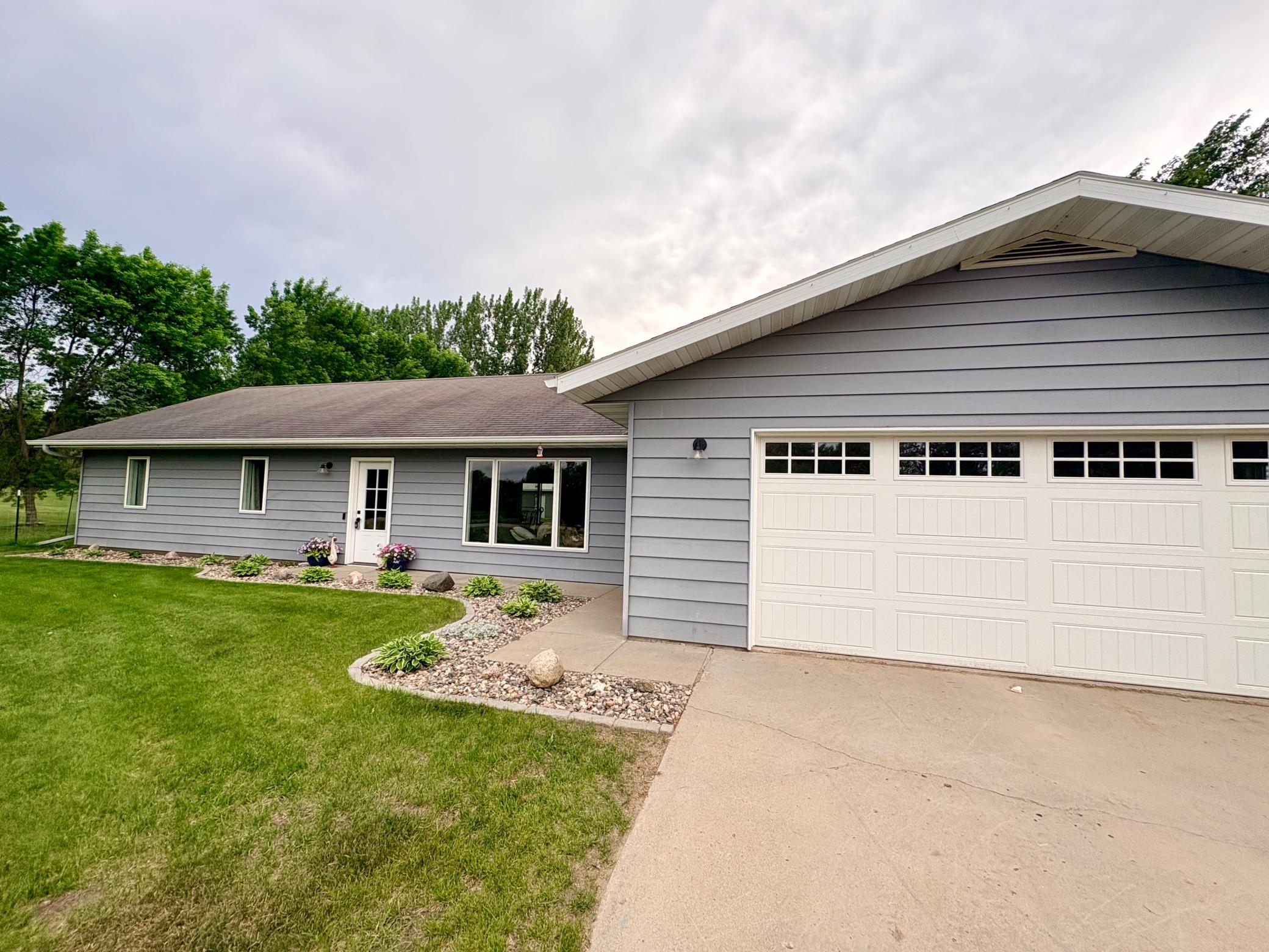 1994 single family home for sale at 28169 Meadow Drive in Detroit Lakes, MN — 3 bed, 2 bath