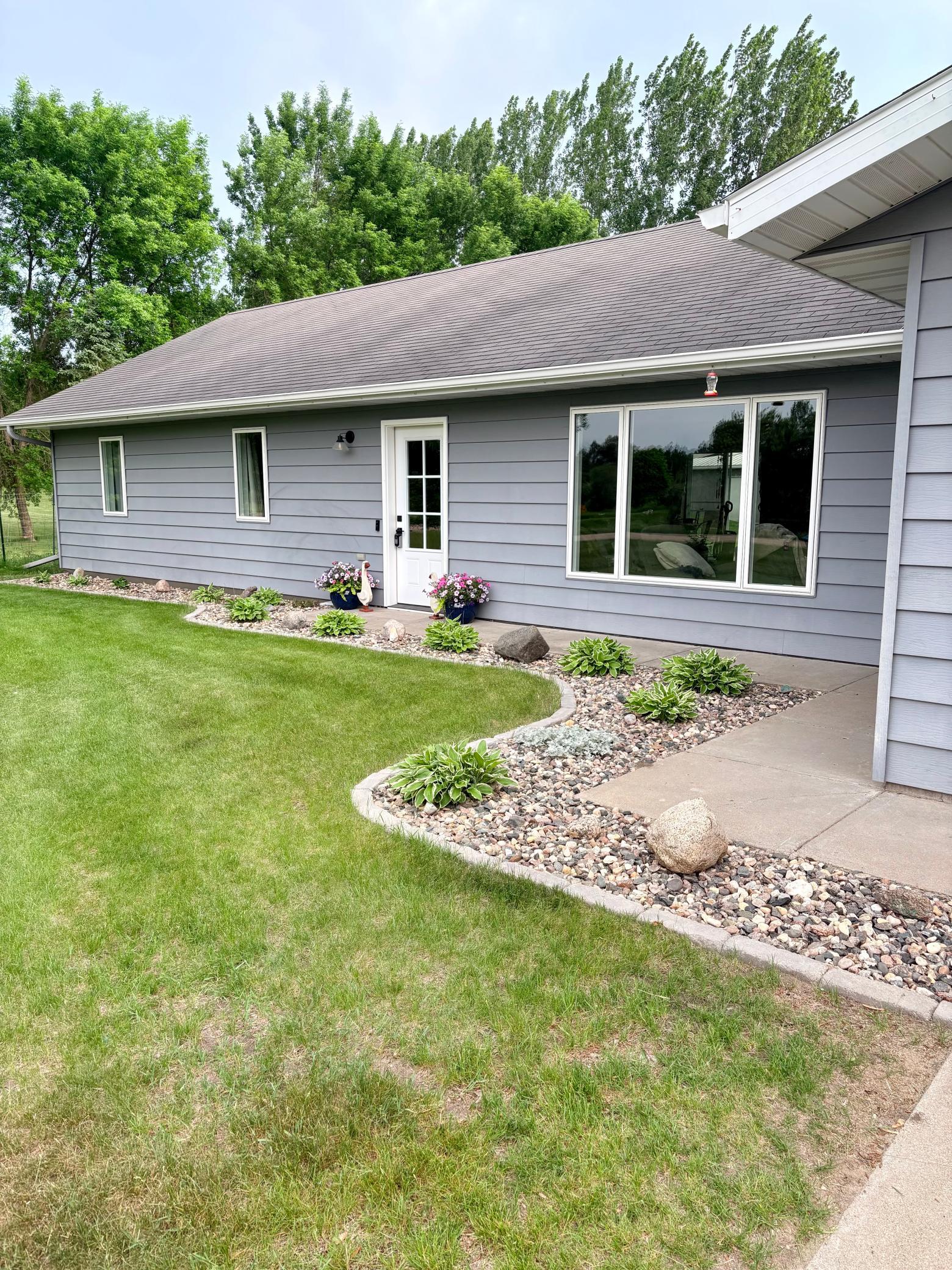 1994 single family home for sale at 28169 Meadow Drive in Detroit Lakes, MN — 3 bed, 2 bath (photo 5 of 36)
