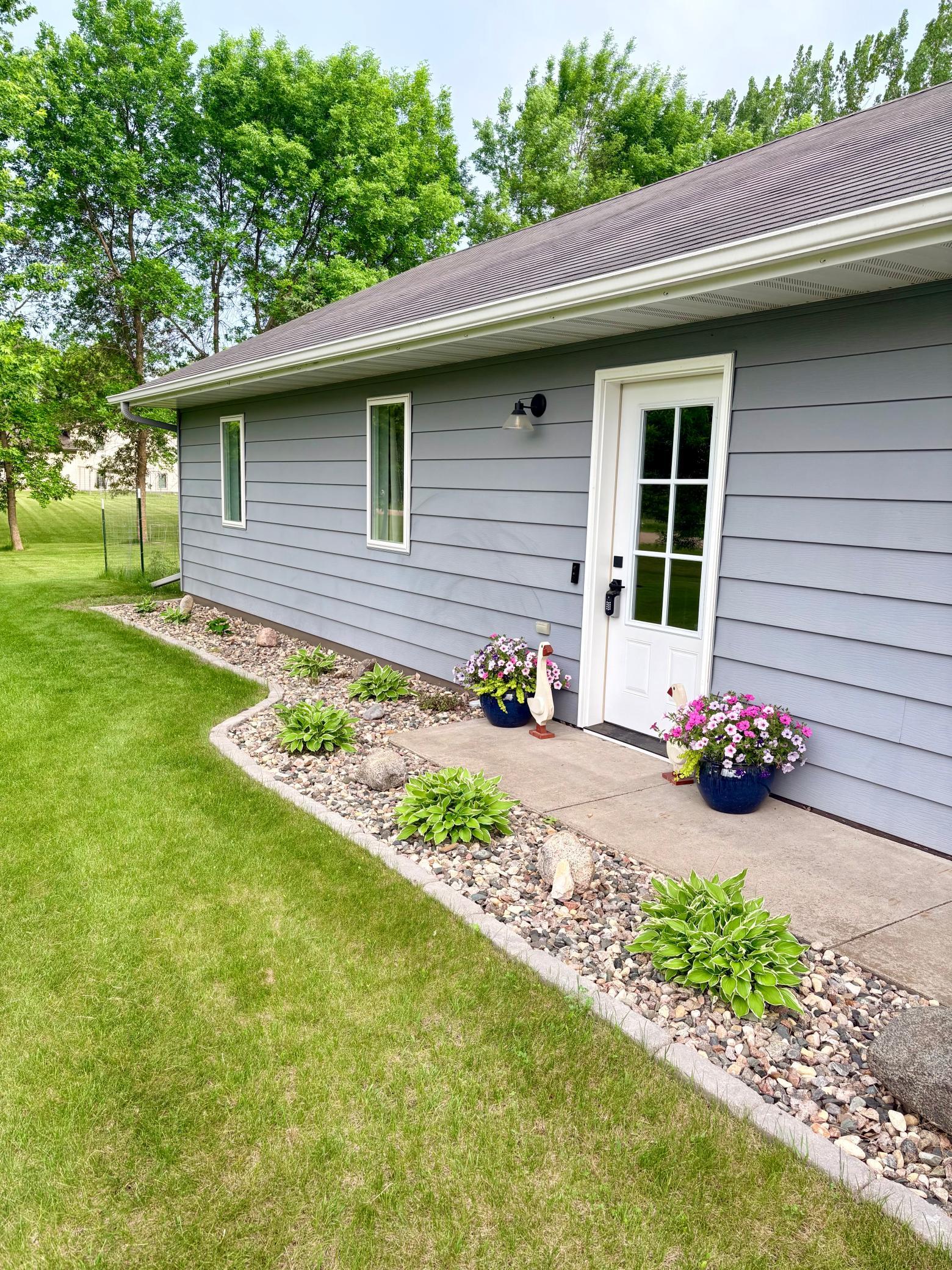 1994 single family home for sale at 28169 Meadow Drive in Detroit Lakes, MN — 3 bed, 2 bath (photo 6 of 36)