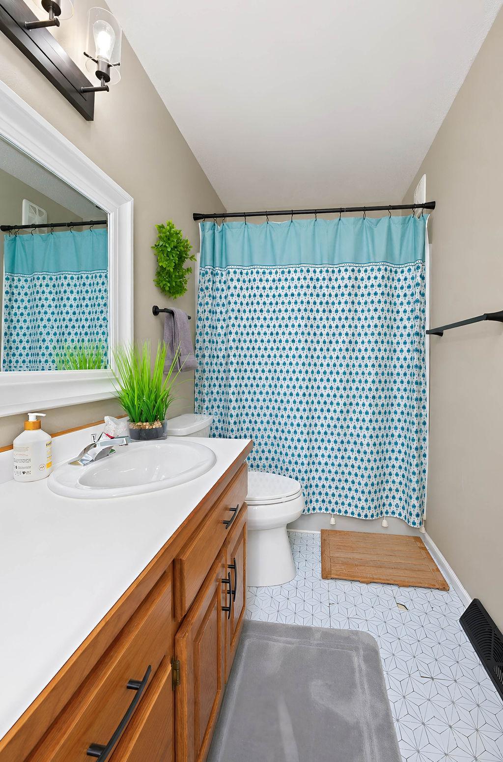 1992 single family home for sale at 3101 37 1/2 Avenue S in Fargo, ND — 4 bed, 3 bath (photo 34 of 63)
