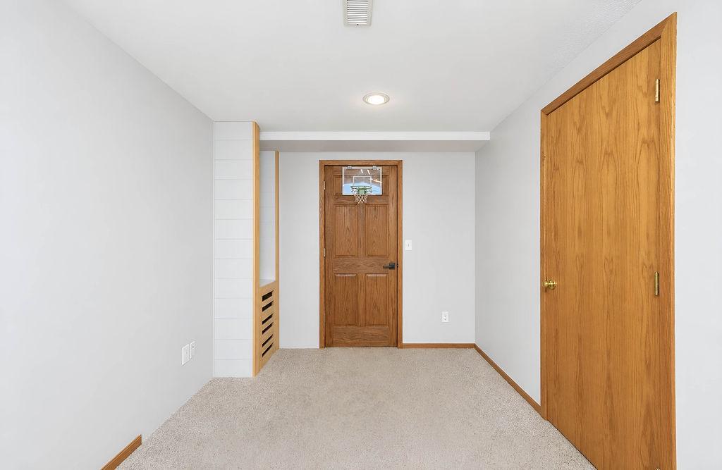 1992 single family home for sale at 3101 37 1/2 Avenue S in Fargo, ND — 4 bed, 3 bath (photo 45 of 63)
