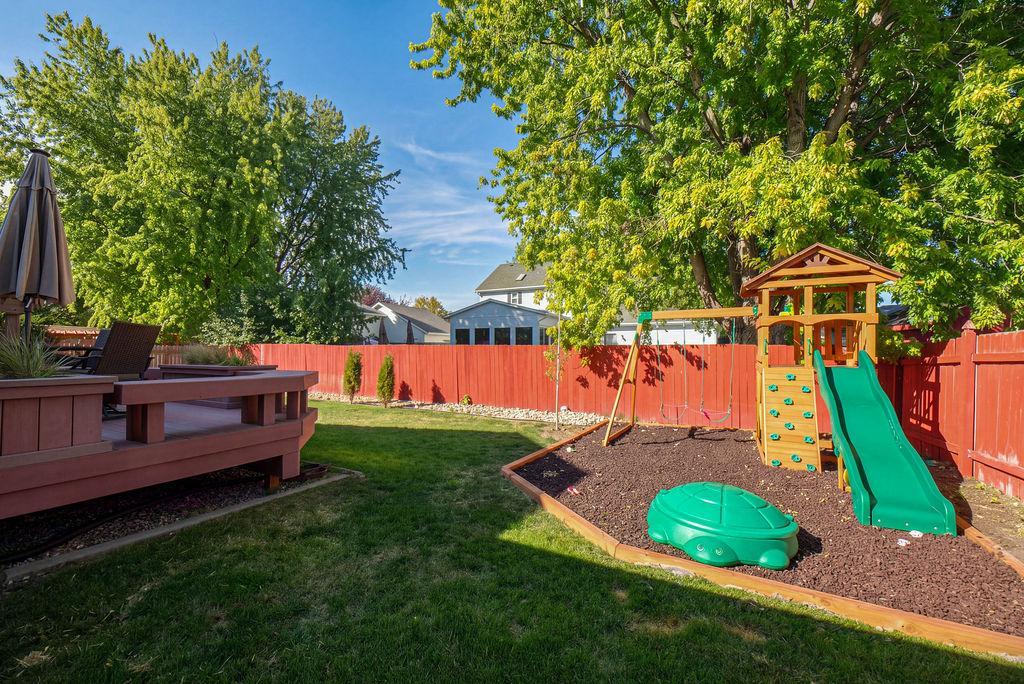1992 single family home for sale at 3101 37 1/2 Avenue S in Fargo, ND — 4 bed, 3 bath (photo 49 of 63)