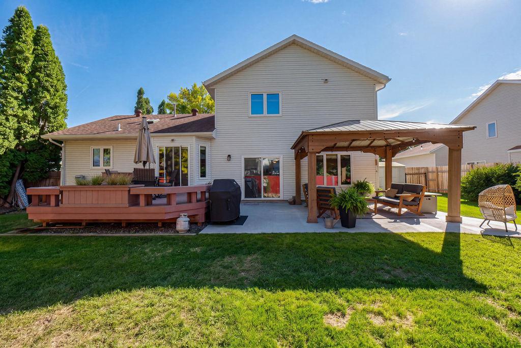 1992 single family home for sale at 3101 37 1/2 Avenue S in Fargo, ND — 4 bed, 3 bath (photo 54 of 63)