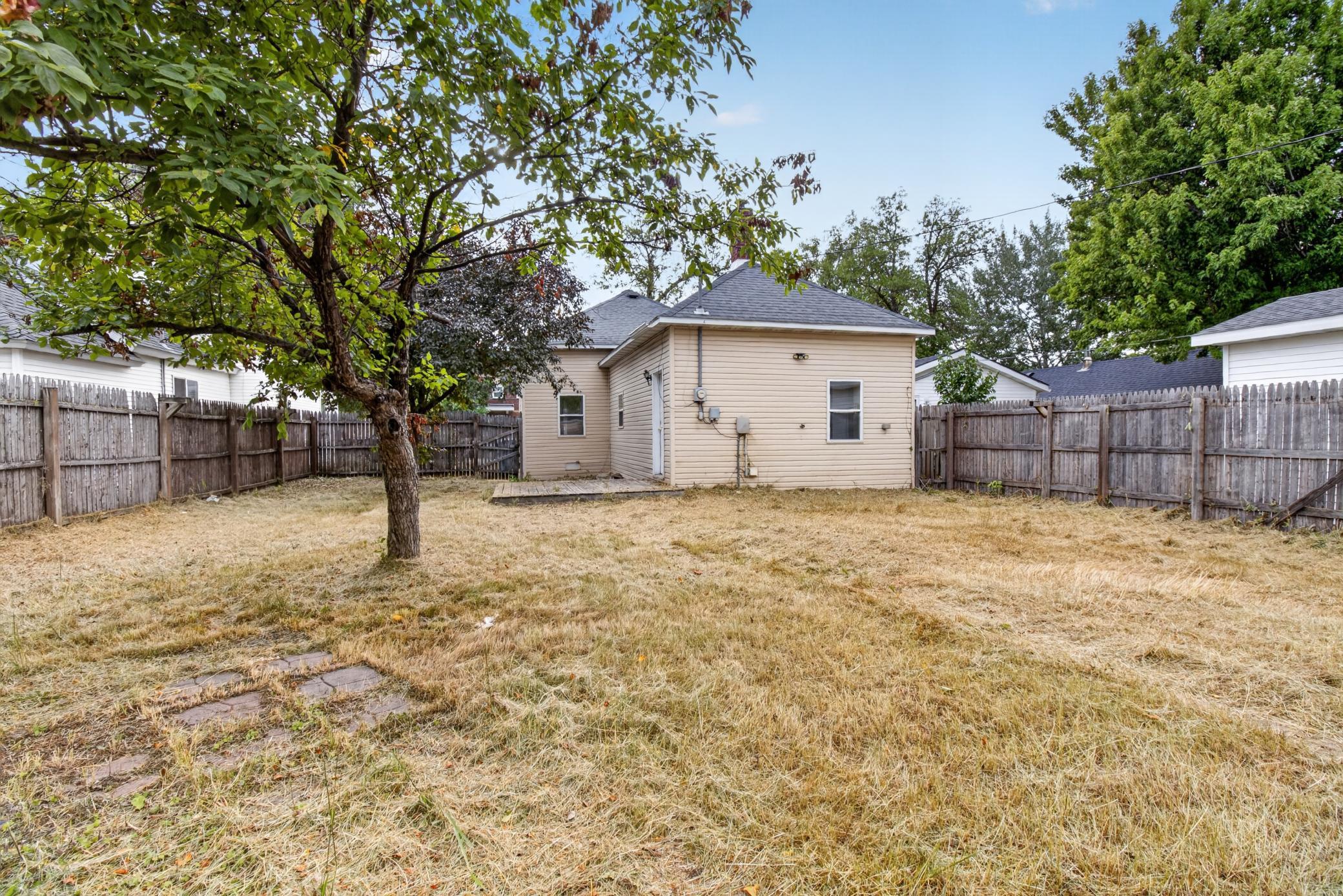 1890 single family home for sale at 104 2nd Street NE in Barnesville, MN — 2 bed, 1 bath (photo 17 of 29)