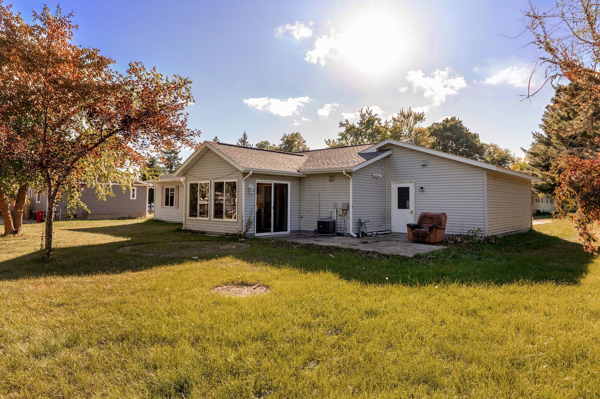 2005 single family home for sale at 31060 Pine Street in Pequot Lakes, MN — 3 bed, 1 bath (photo 2 of 27)