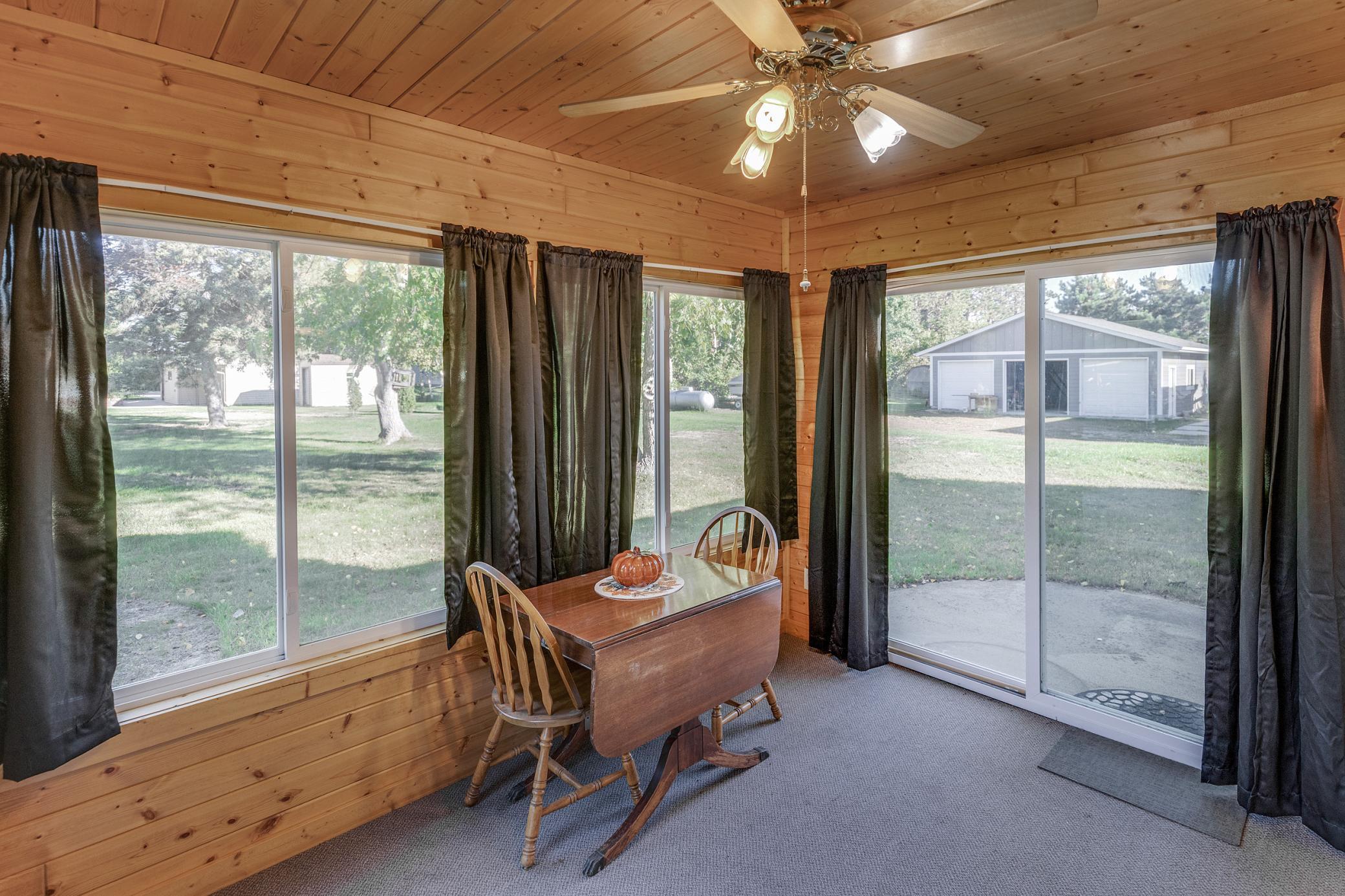 2005 single family home for sale at 31060 Pine Street in Pequot Lakes, MN — 3 bed, 1 bath (photo 12 of 27)