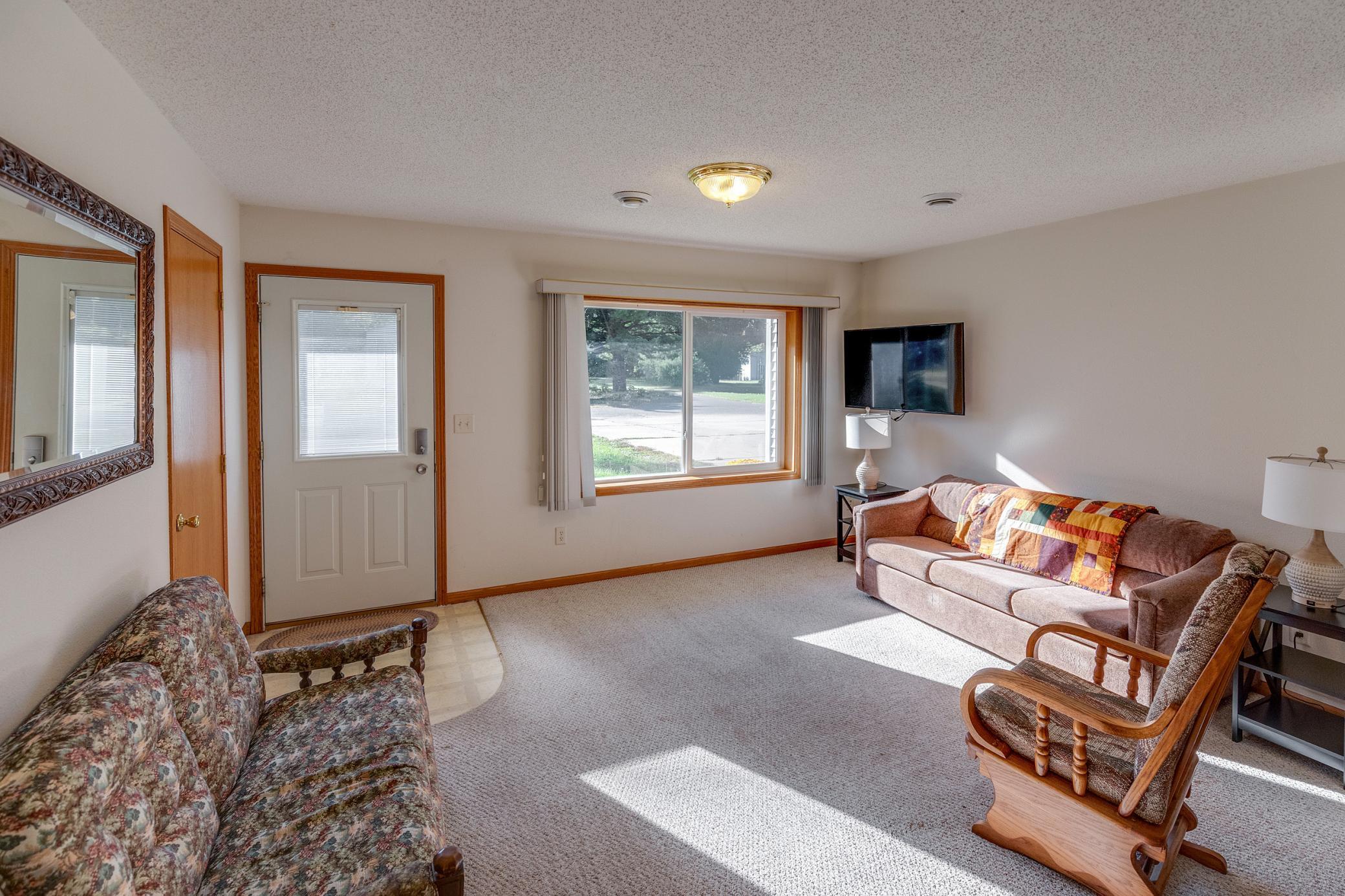 2005 single family home for sale at 31060 Pine Street in Pequot Lakes, MN — 3 bed, 1 bath (photo 7 of 27)