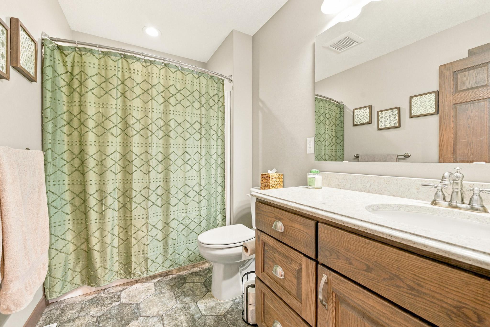 2017 single family home for sale at 620 Anderson Way in Alexandria, MN — 5 bed, 3 bath (photo 29 of 72)