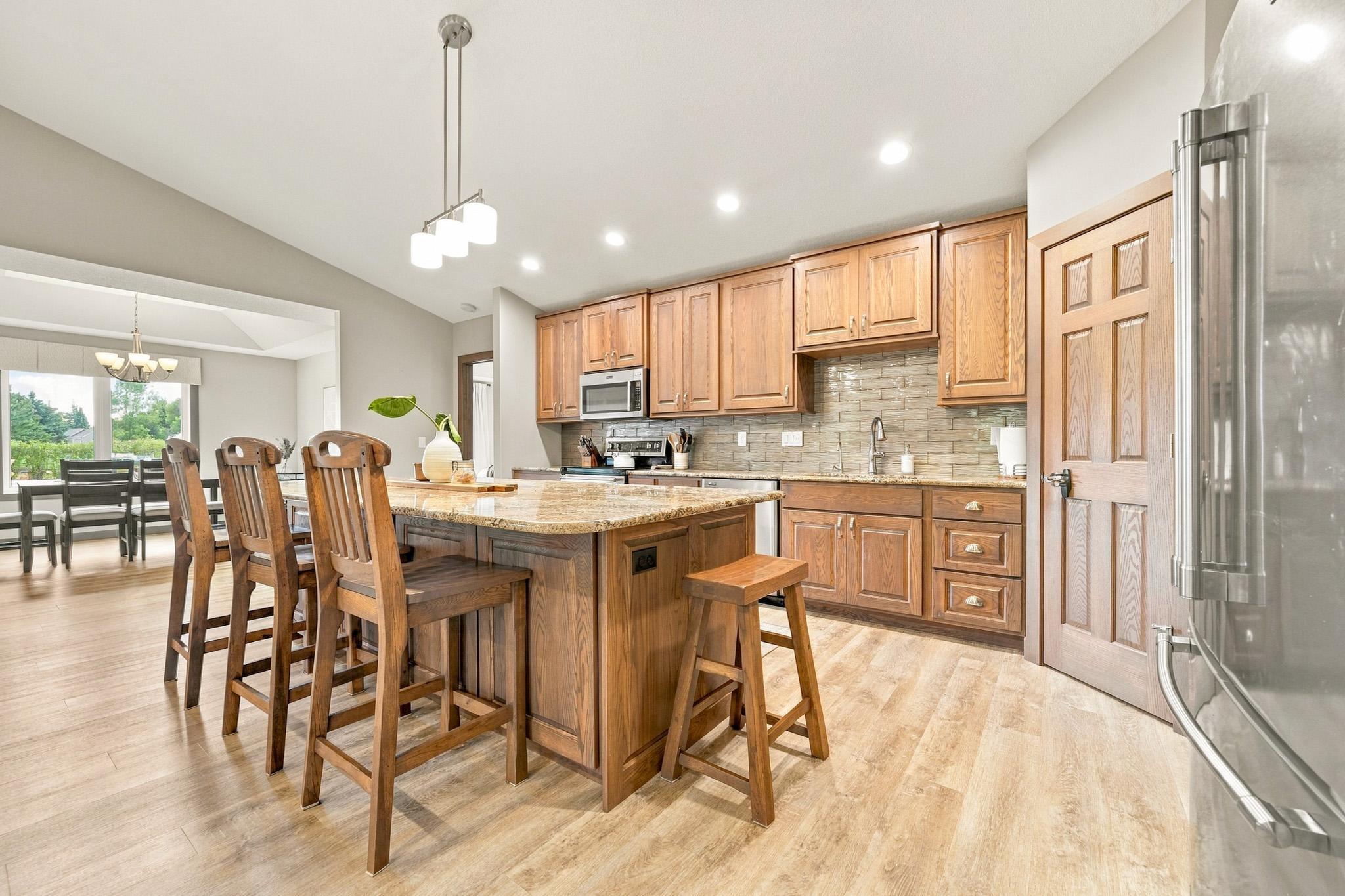 2017 single family home for sale at 620 Anderson Way in Alexandria, MN — 5 bed, 3 bath (photo 5 of 72)