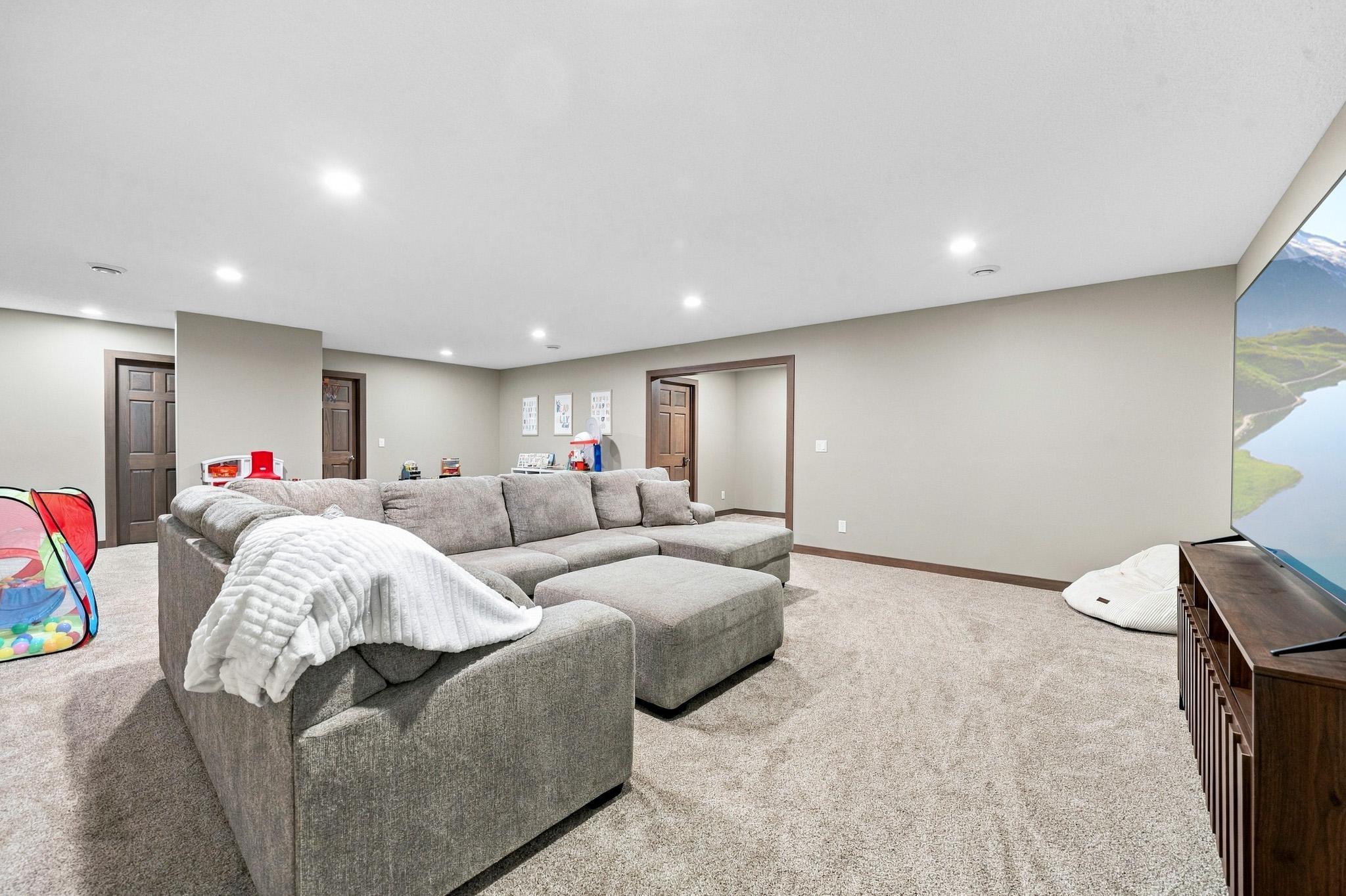 2017 single family home for sale at 620 Anderson Way in Alexandria, MN — 5 bed, 3 bath (photo 43 of 72)