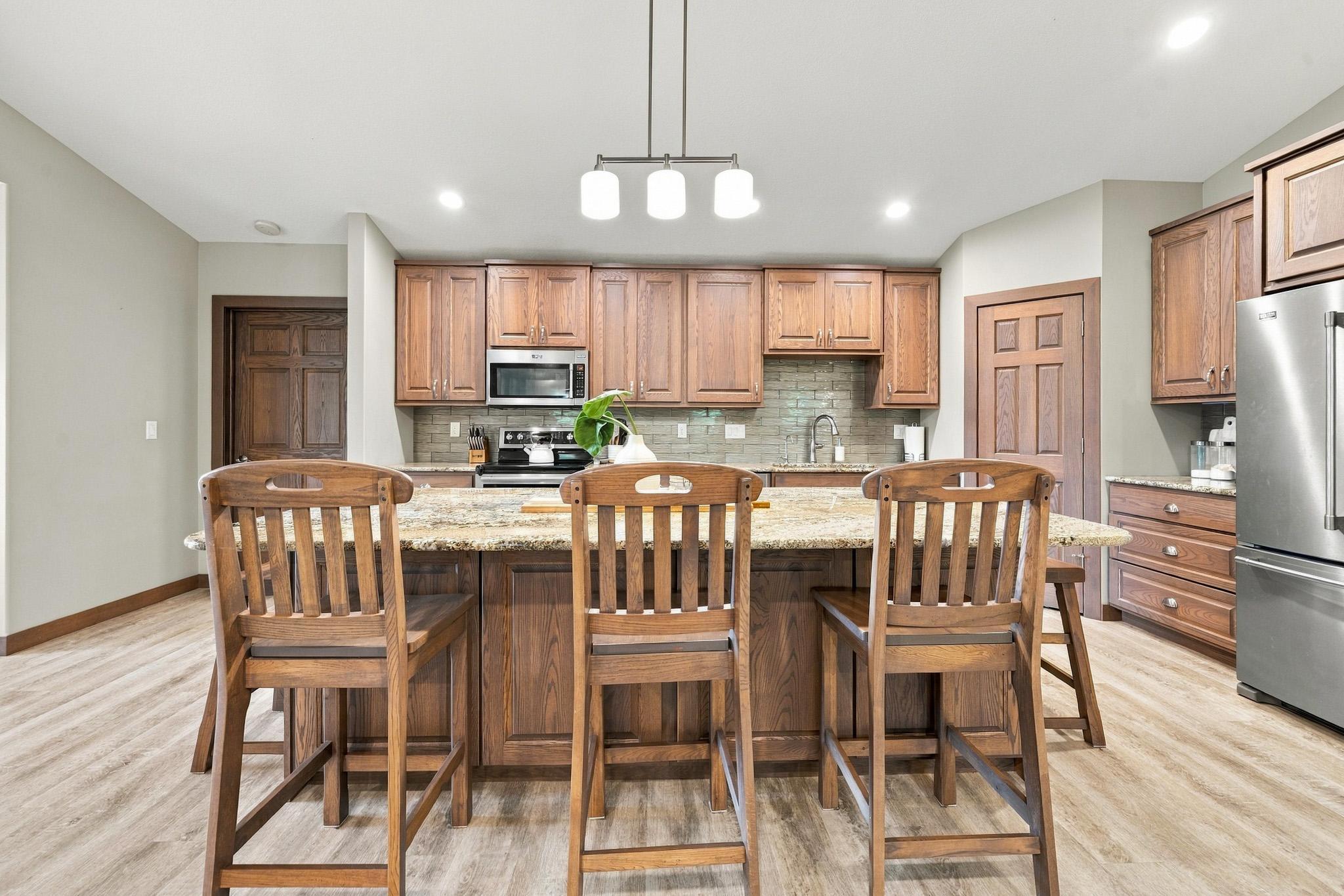 2017 single family home for sale at 620 Anderson Way in Alexandria, MN — 5 bed, 3 bath (photo 9 of 72)