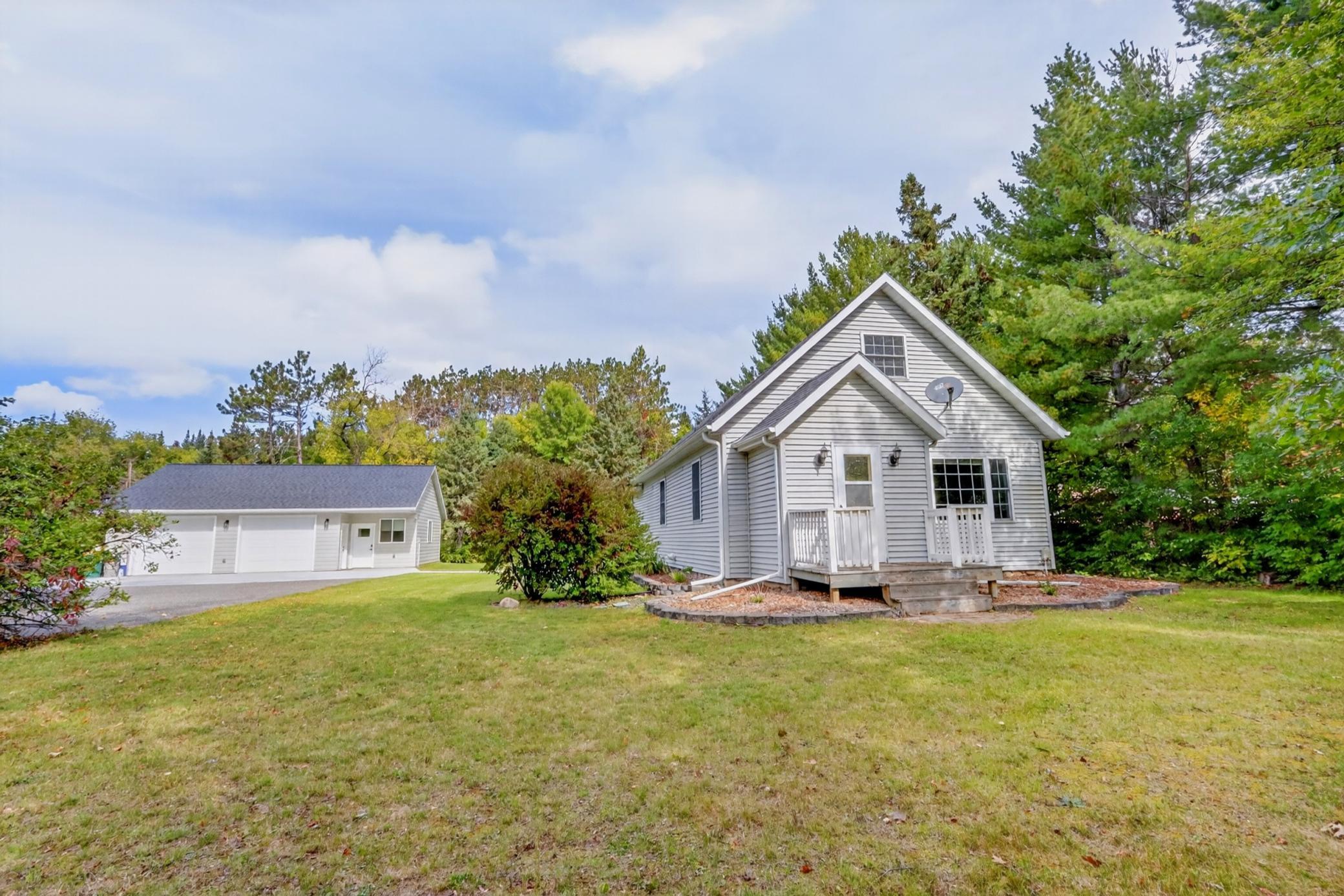 1920 single family home for sale at 1029 Golf Course Road in Grand Rapids, MN — 3 bed, 2 bath (photo 2 of 47)