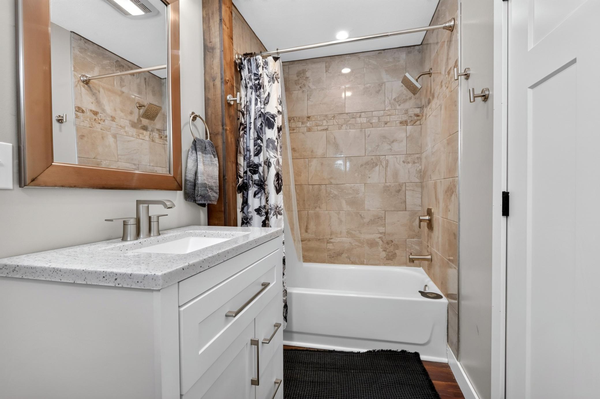 1920 single family home for sale at 1029 Golf Course Road in Grand Rapids, MN — 3 bed, 2 bath (photo 21 of 47)