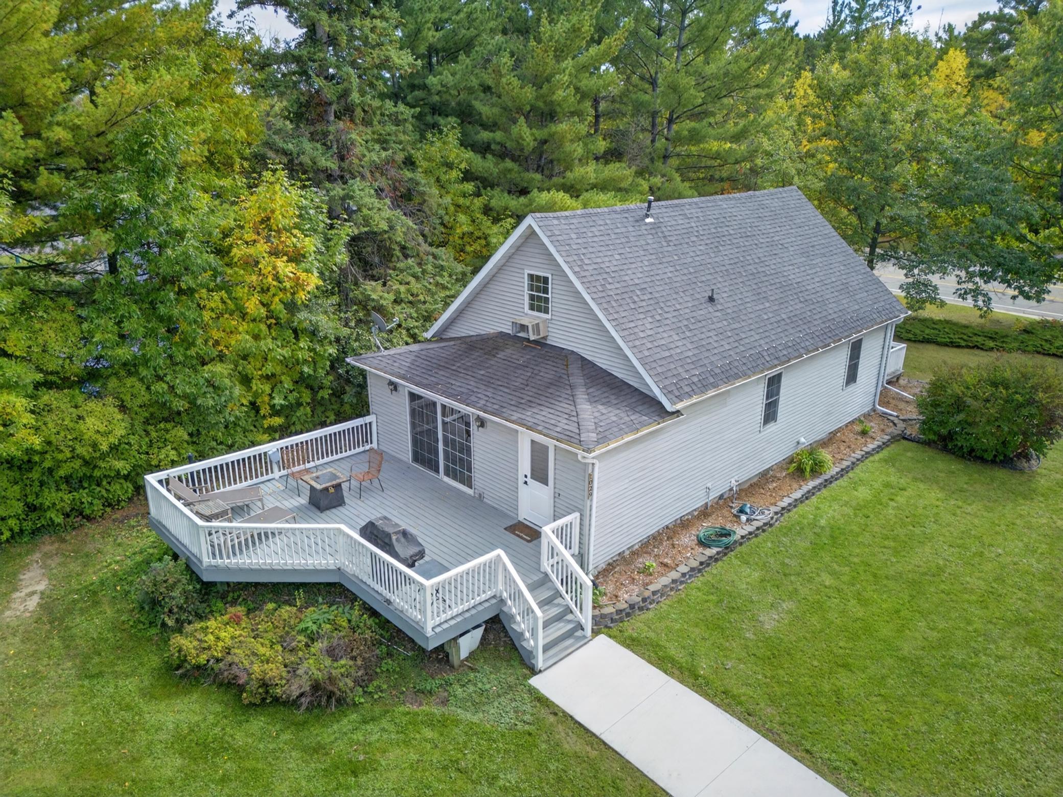 1920 single family home for sale at 1029 Golf Course Road in Grand Rapids, MN — 3 bed, 2 bath (photo 5 of 47)