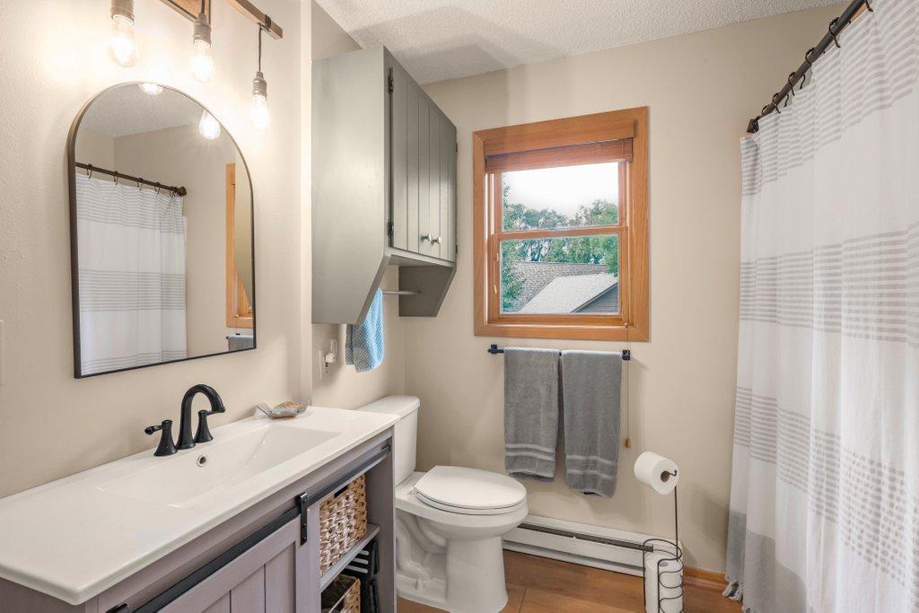 1993 home for sale at 2618 Big Horn Bay Road NW in Alexandria, MN — 2 bed, 2 bath (photo 11 of 36)
