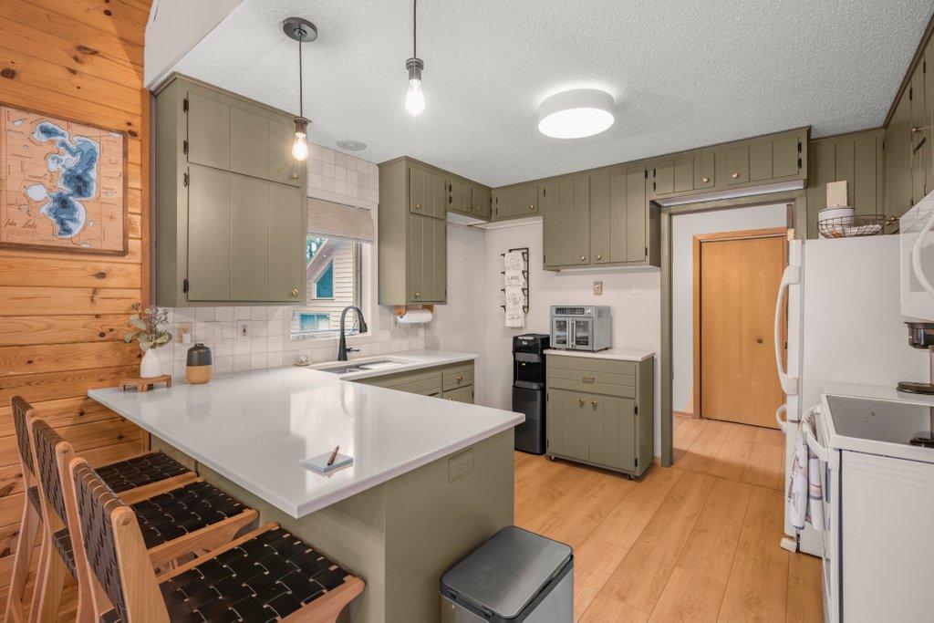 1993 home for sale at 2618 Big Horn Bay Road NW in Alexandria, MN — 2 bed, 2 bath (photo 10 of 36)