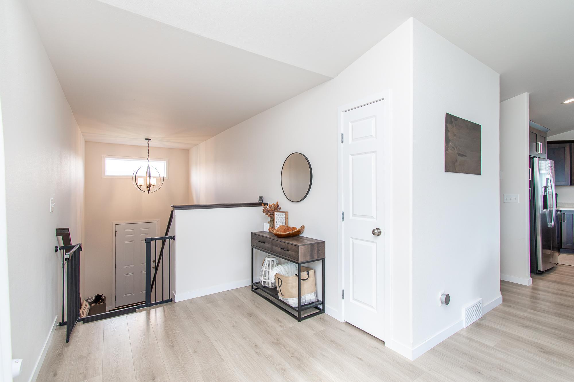 2021 single family home for sale at 6608 27th Street S in Fargo, ND — 3 bed, 2 bath (photo 6 of 39)