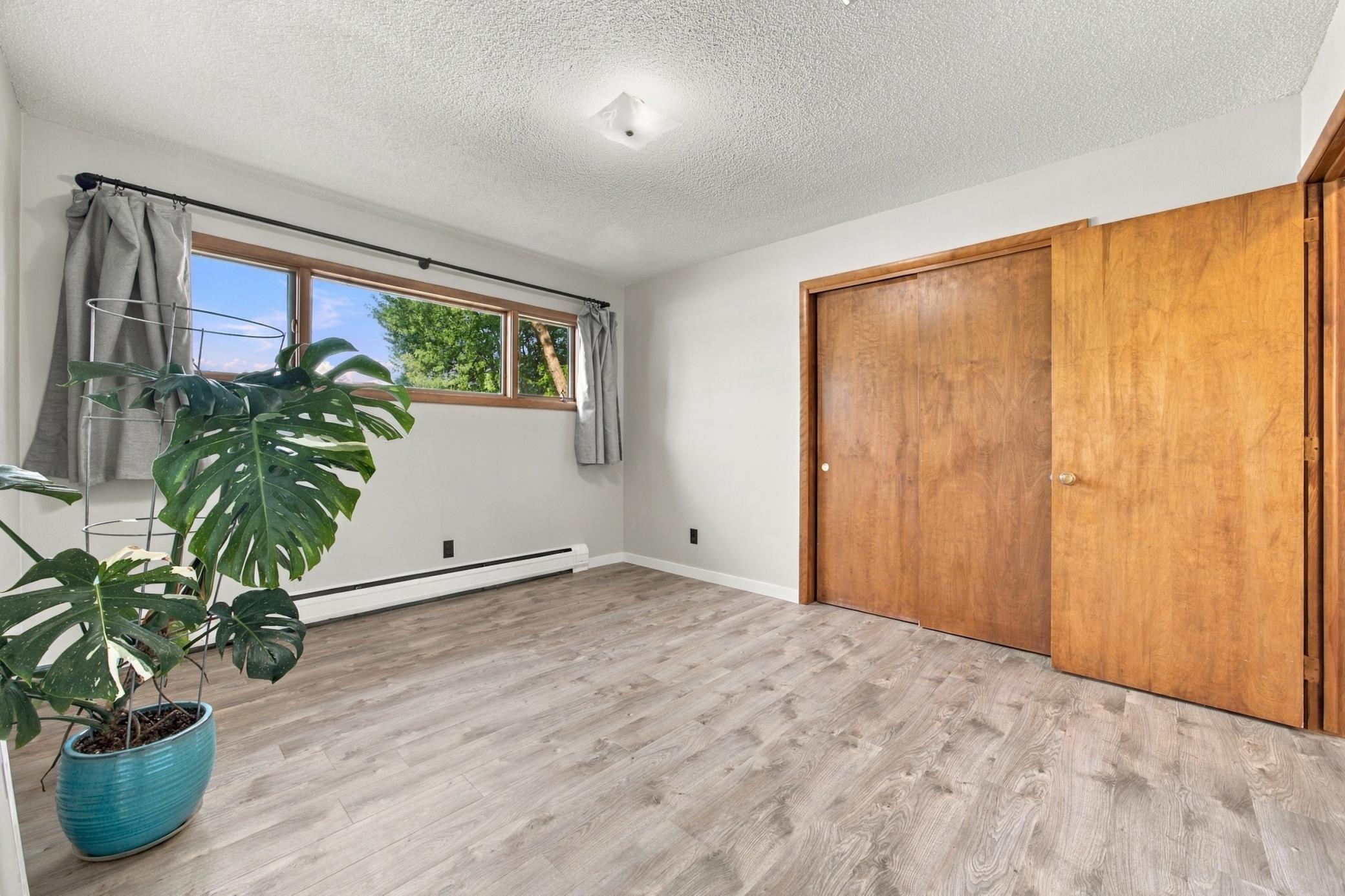 1960 single family home for sale at 4826 UNIVERSITY Drive S in Fargo, ND — 3 bed, 3 bath (photo 13 of 27)