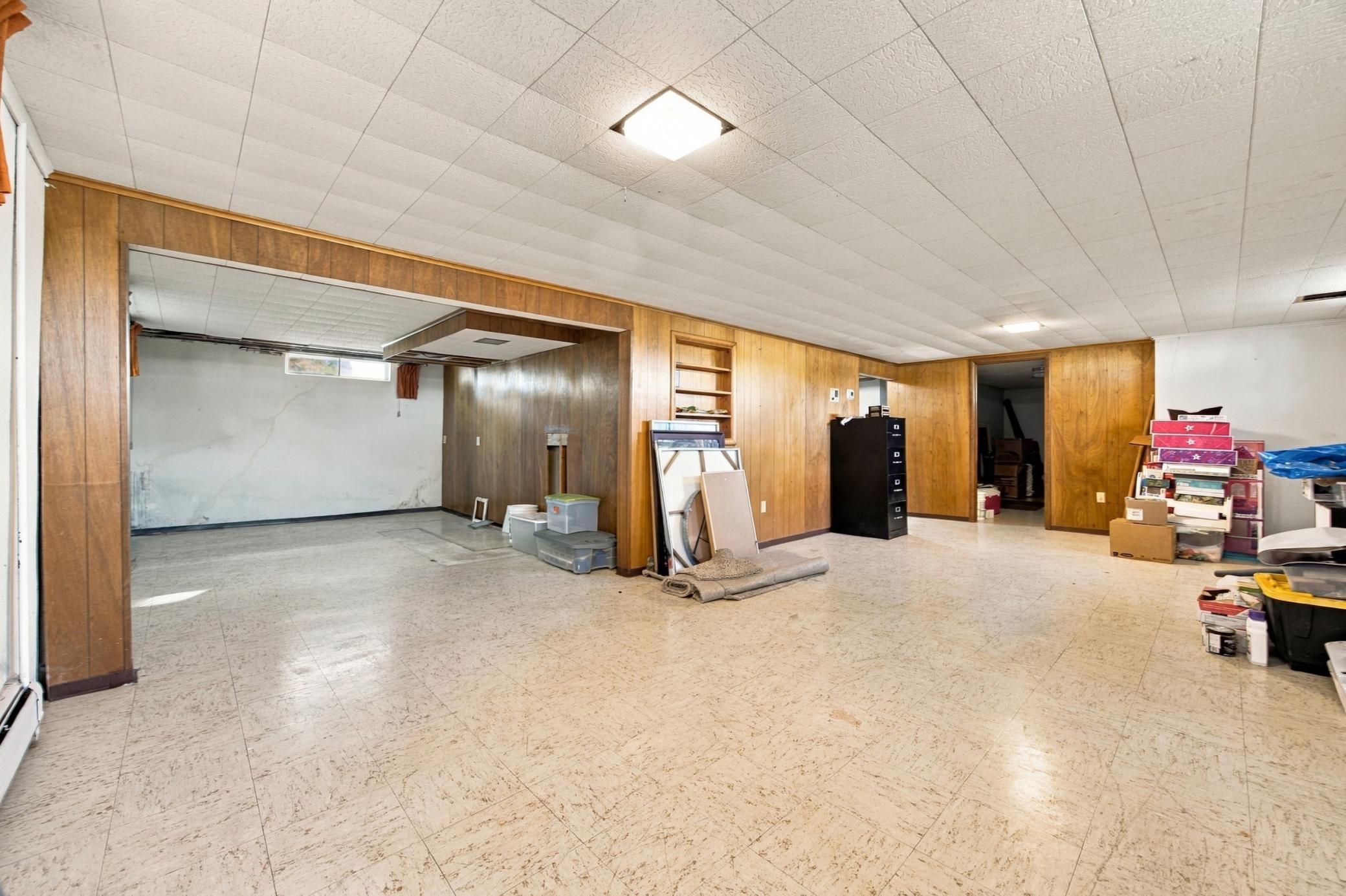 1960 single family home for sale at 4826 UNIVERSITY Drive S in Fargo, ND — 3 bed, 3 bath (photo 17 of 27)