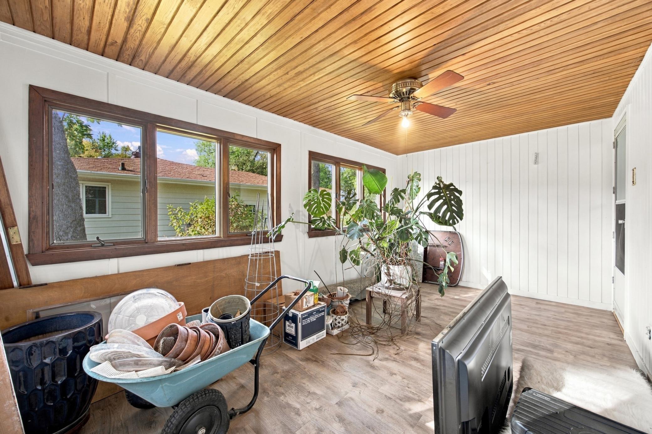 1960 single family home for sale at 4826 UNIVERSITY Drive S in Fargo, ND — 3 bed, 3 bath (photo 19 of 27)