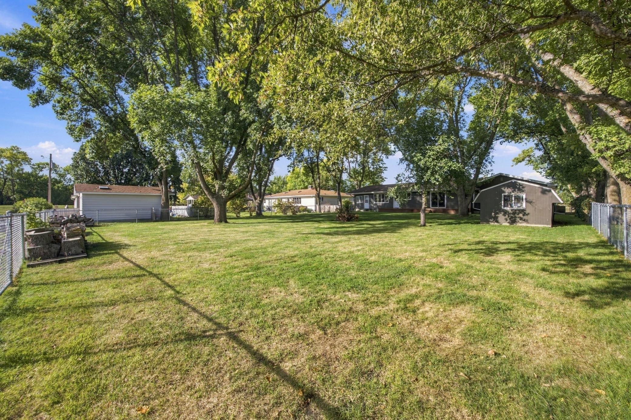 1960 single family home for sale at 4826 UNIVERSITY Drive S in Fargo, ND — 3 bed, 3 bath (photo 23 of 27)
