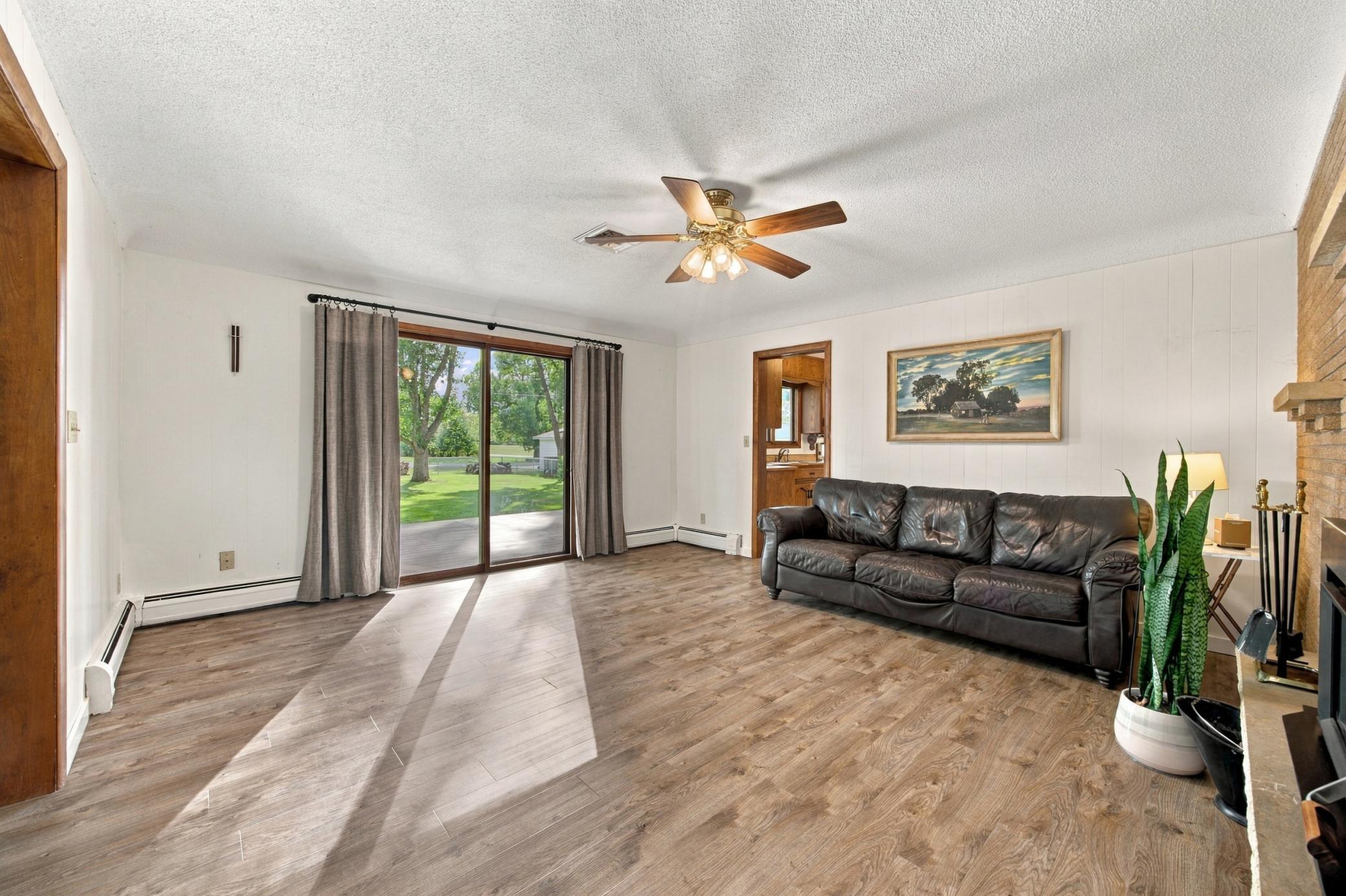 1960 single family home for sale at 4826 UNIVERSITY Drive S in Fargo, ND — 3 bed, 3 bath (photo 8 of 27)