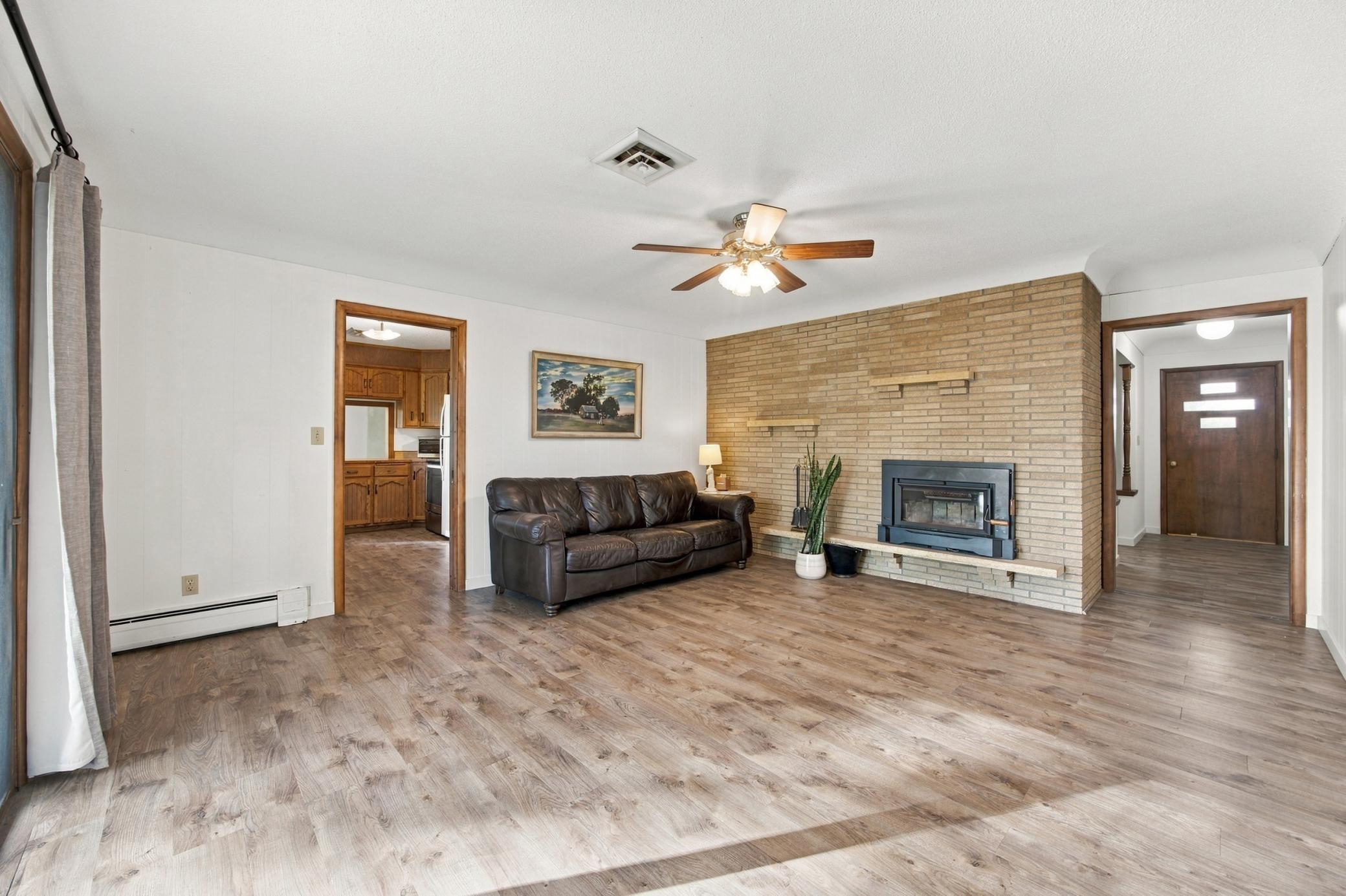 1960 single family home for sale at 4826 UNIVERSITY Drive S in Fargo, ND — 3 bed, 3 bath (photo 9 of 27)
