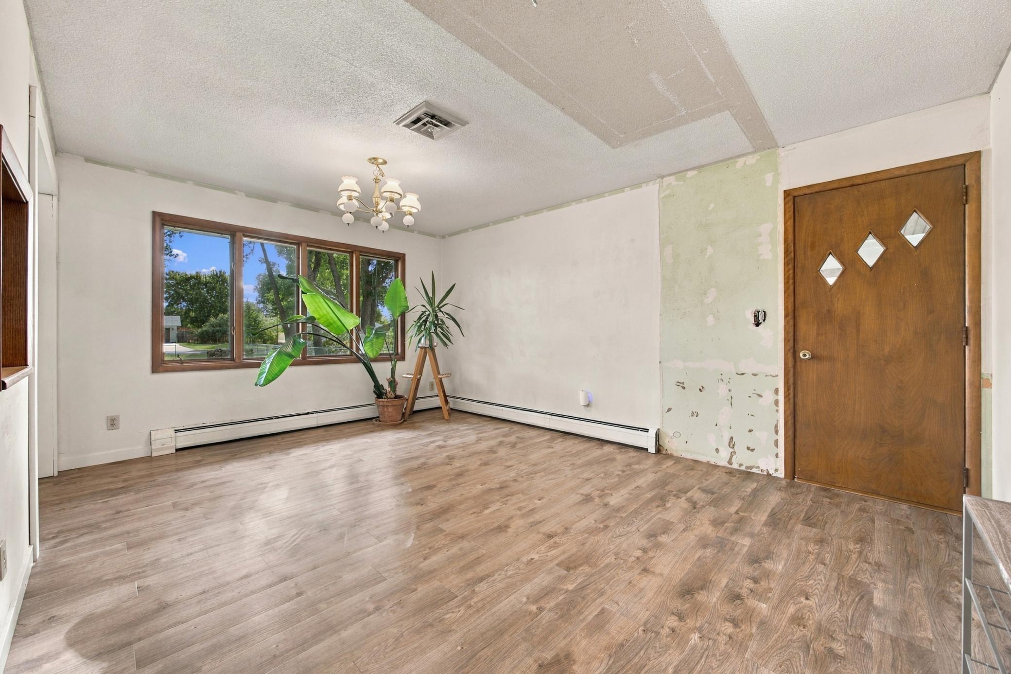 1960 single family home for sale at 4826 UNIVERSITY Drive S in Fargo, ND — 3 bed, 3 bath (photo 10 of 27)