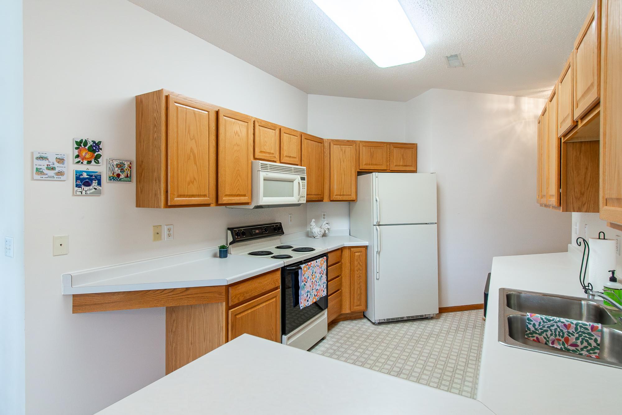 1996 twin home for sale at 5319 University Drive S, Unit B in Fargo, ND — 2 bed, 2 bath (photo 13 of 37)