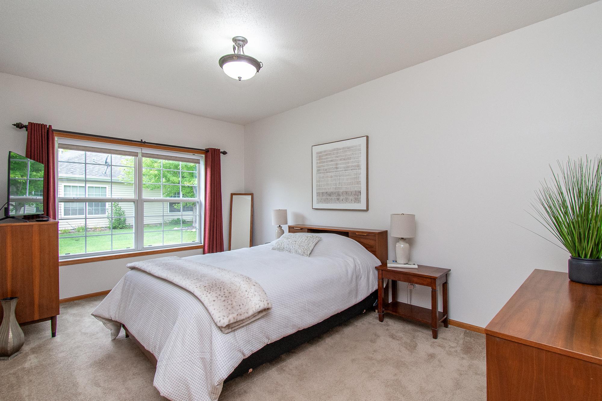 1996 twin home for sale at 5319 University Drive S, Unit B in Fargo, ND — 2 bed, 2 bath (photo 20 of 37)