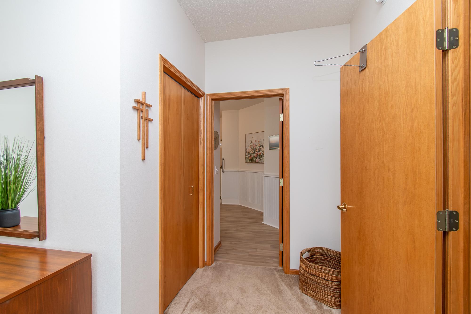 1996 twin home for sale at 5319 University Drive S, Unit B in Fargo, ND — 2 bed, 2 bath (photo 22 of 37)