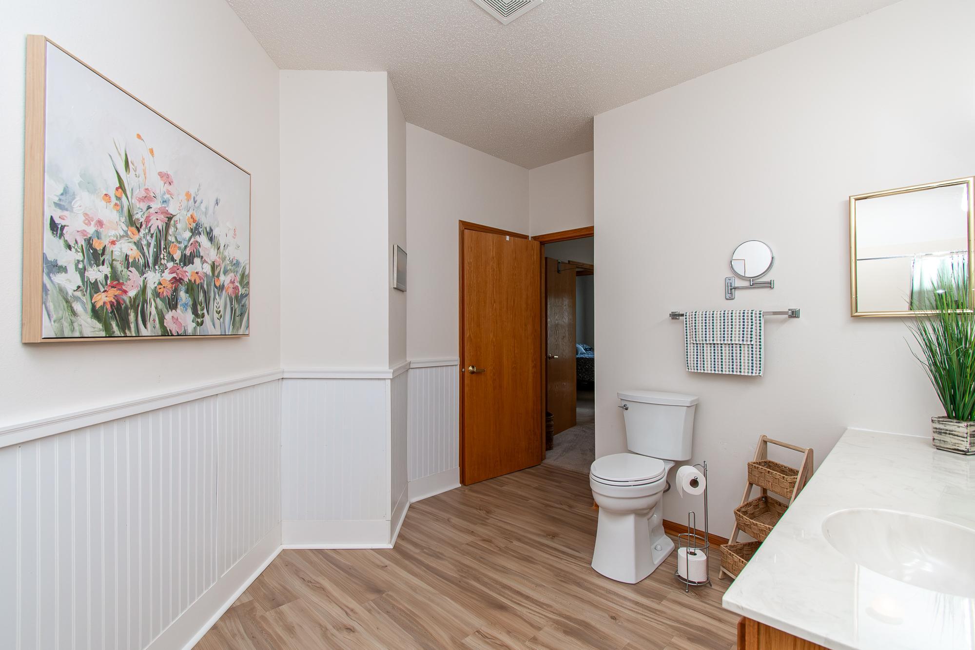 1996 twin home for sale at 5319 University Drive S, Unit B in Fargo, ND — 2 bed, 2 bath (photo 24 of 37)