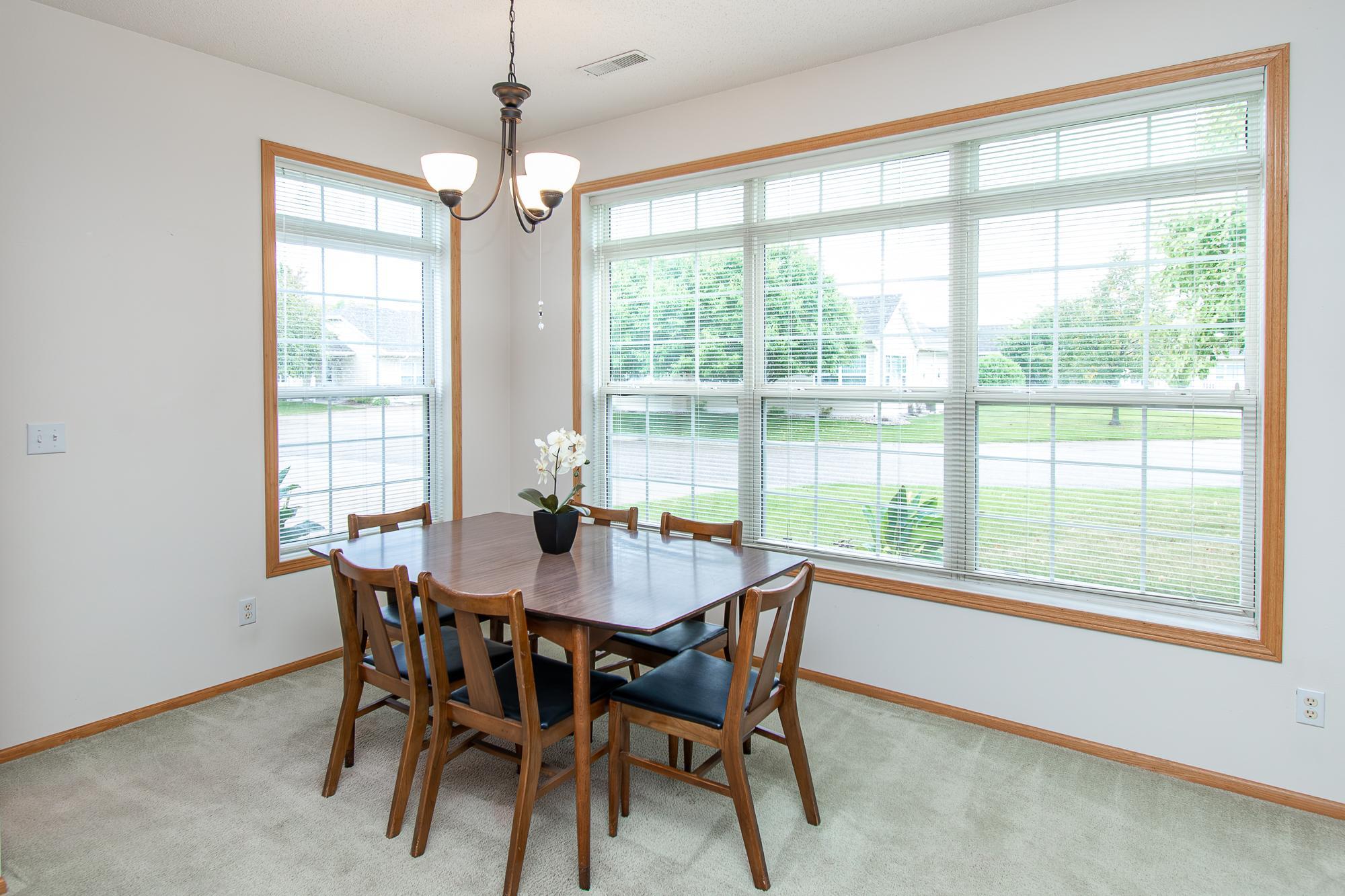 1996 twin home for sale at 5319 University Drive S, Unit B in Fargo, ND — 2 bed, 2 bath (photo 4 of 37)