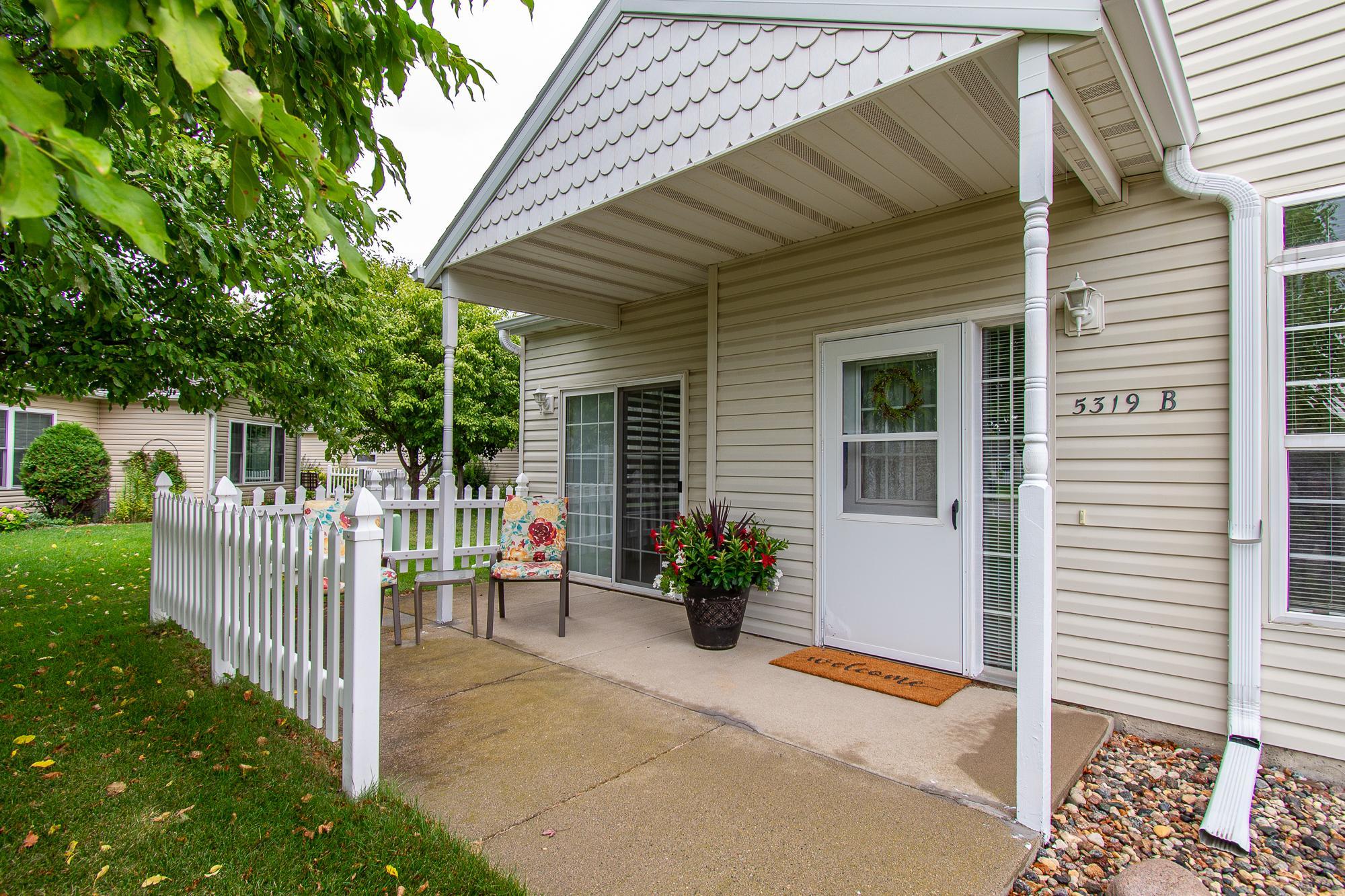 1996 twin home for sale at 5319 University Drive S, Unit B in Fargo, ND — 2 bed, 2 bath (photo 34 of 37)