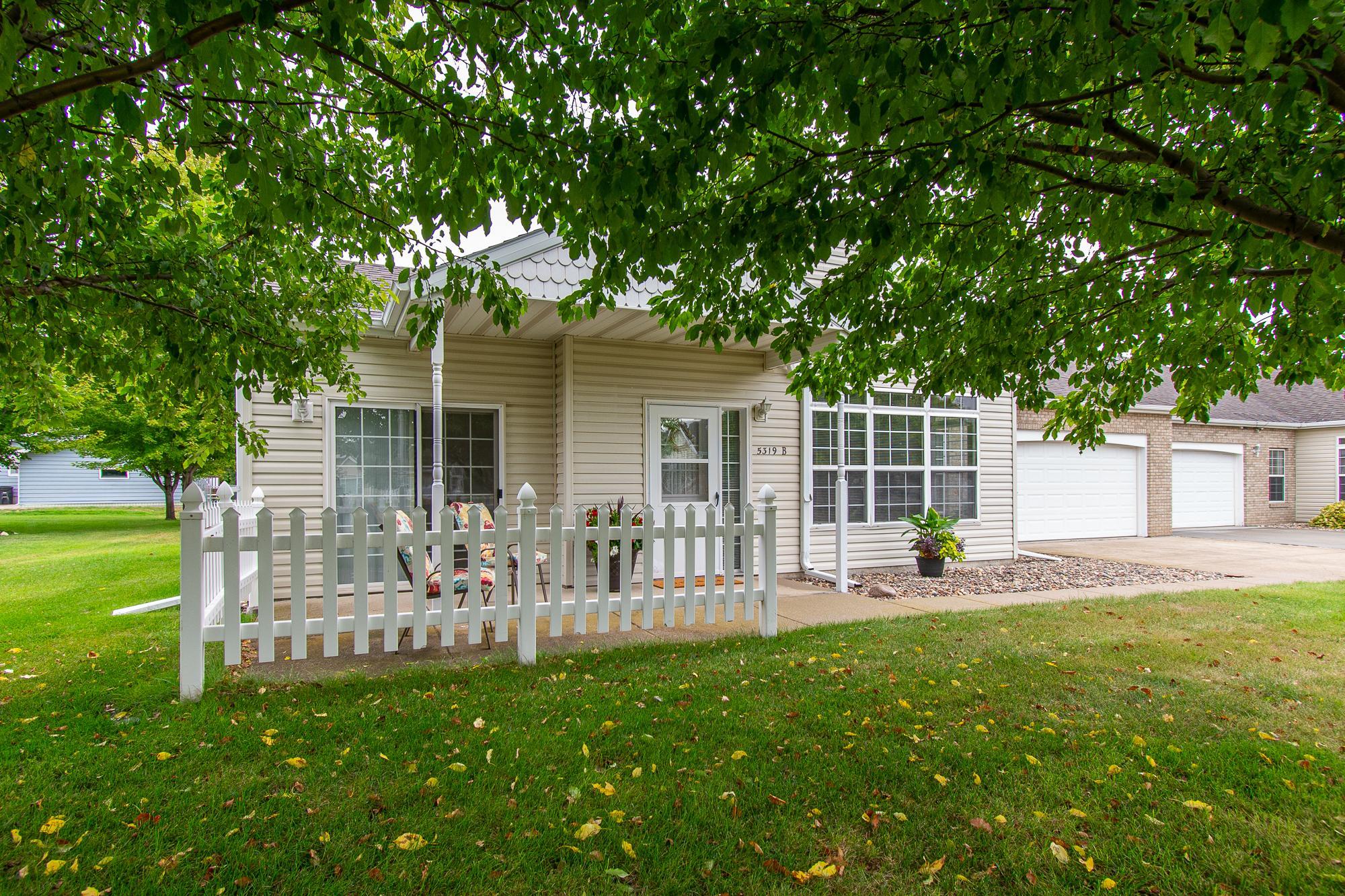1996 twin home for sale at 5319 University Drive S, Unit B in Fargo, ND — 2 bed, 2 bath (photo 37 of 37)