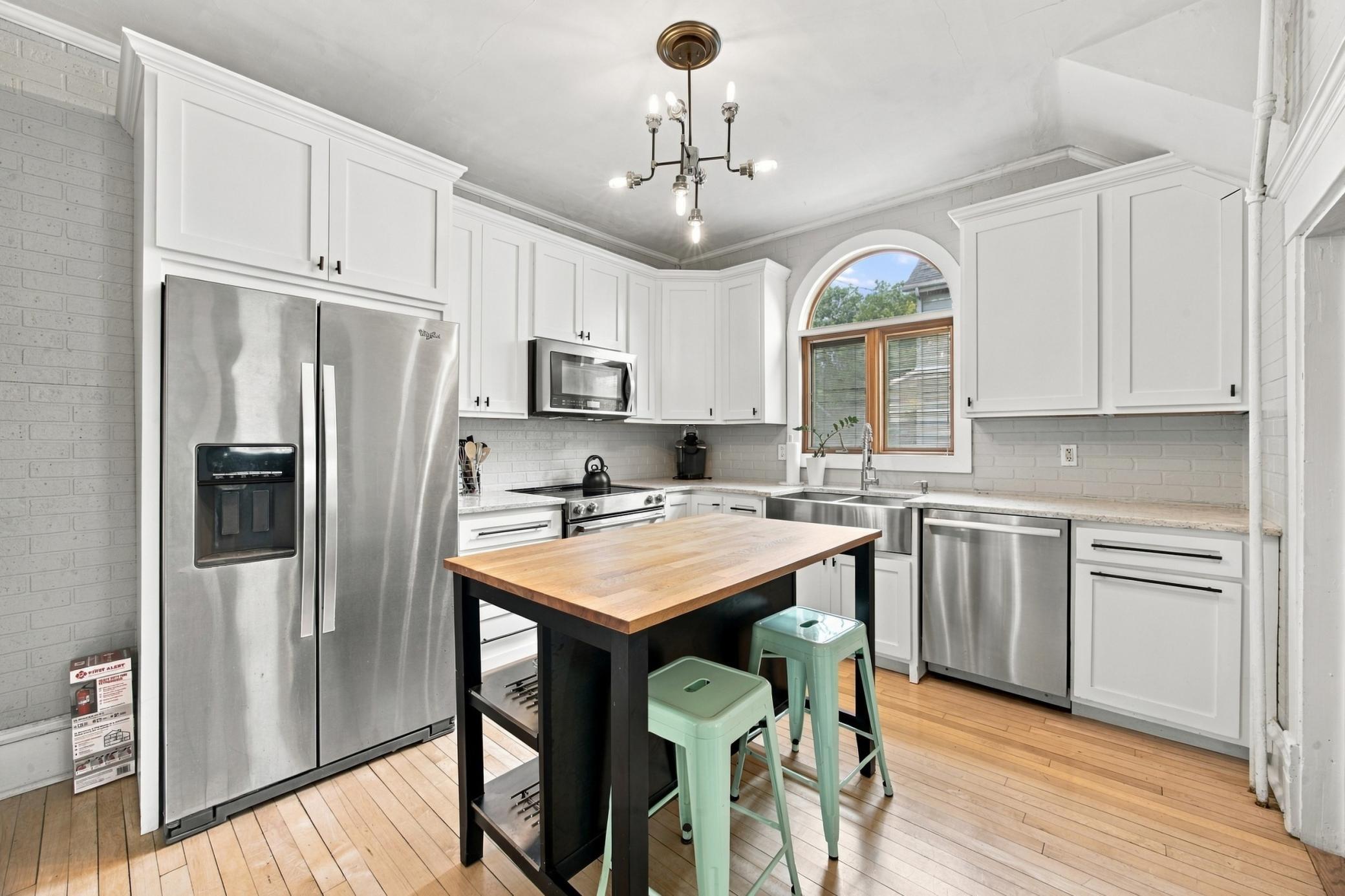 1912 single family home for sale at 802 2nd Street N in Fargo, ND — 4 bed, 3 bath (photo 11 of 61)