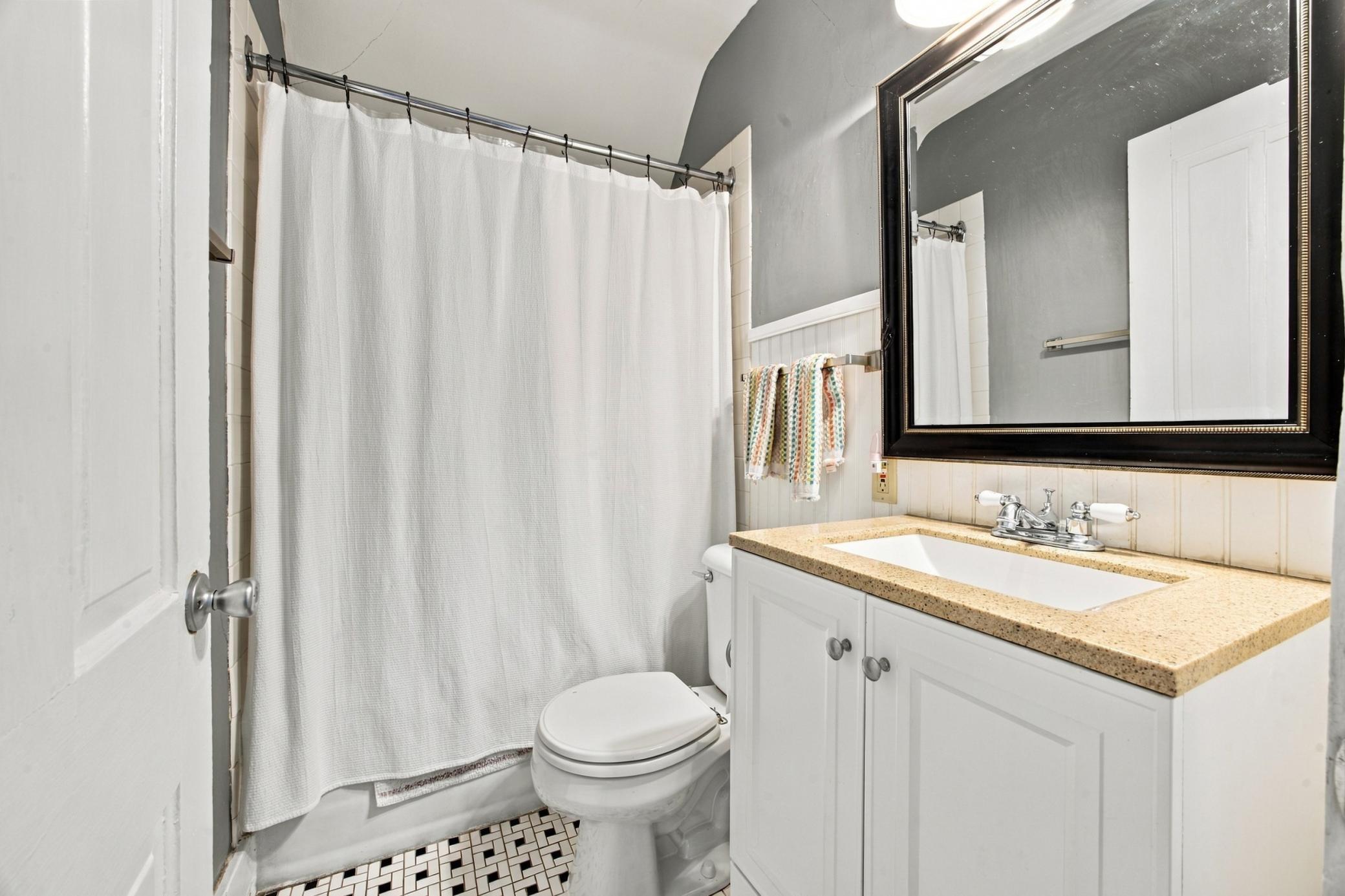 1912 single family home for sale at 802 2nd Street N in Fargo, ND — 4 bed, 3 bath (photo 30 of 61)