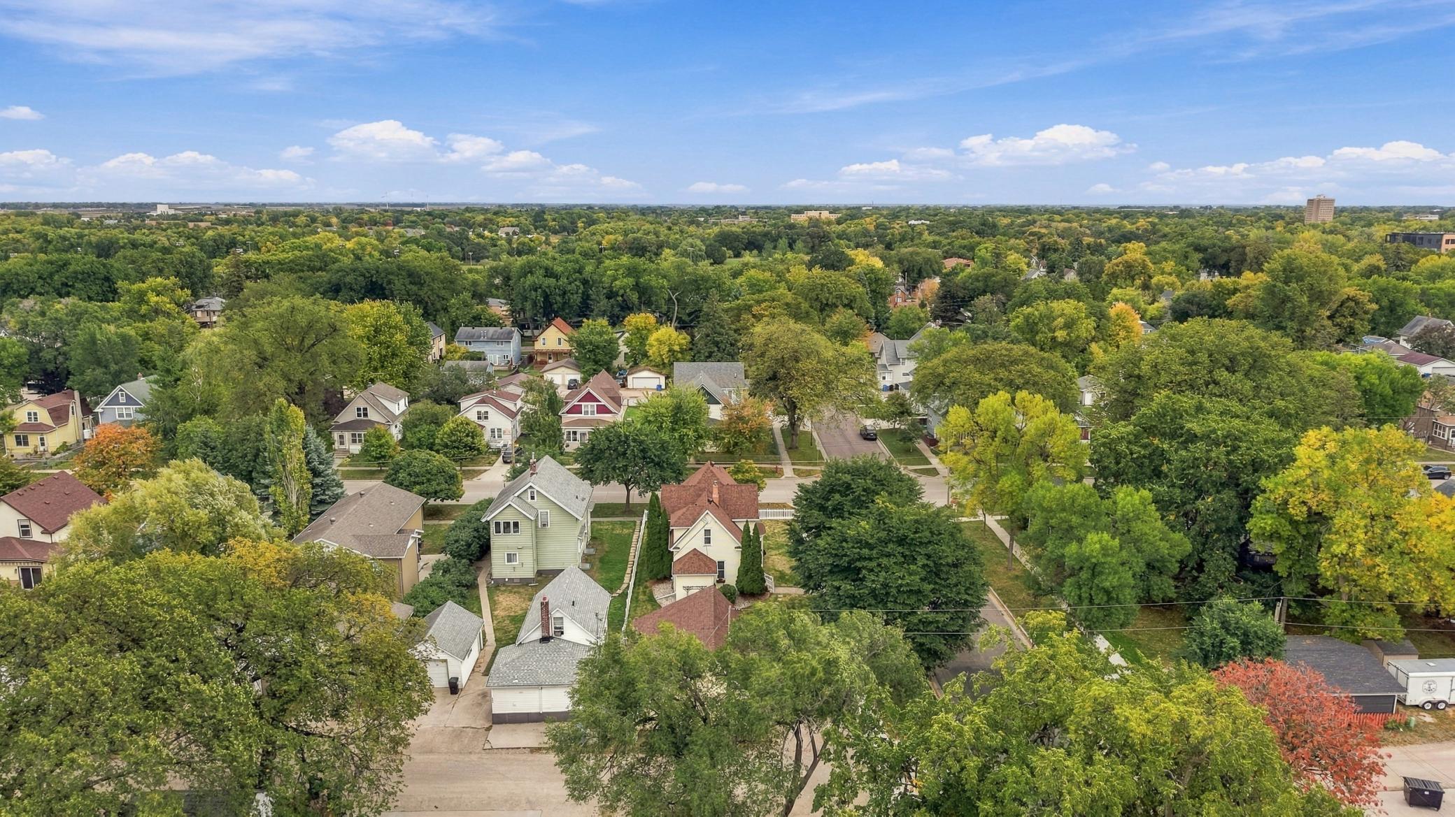 1912 single family home for sale at 802 2nd Street N in Fargo, ND — 4 bed, 3 bath (photo 50 of 61)