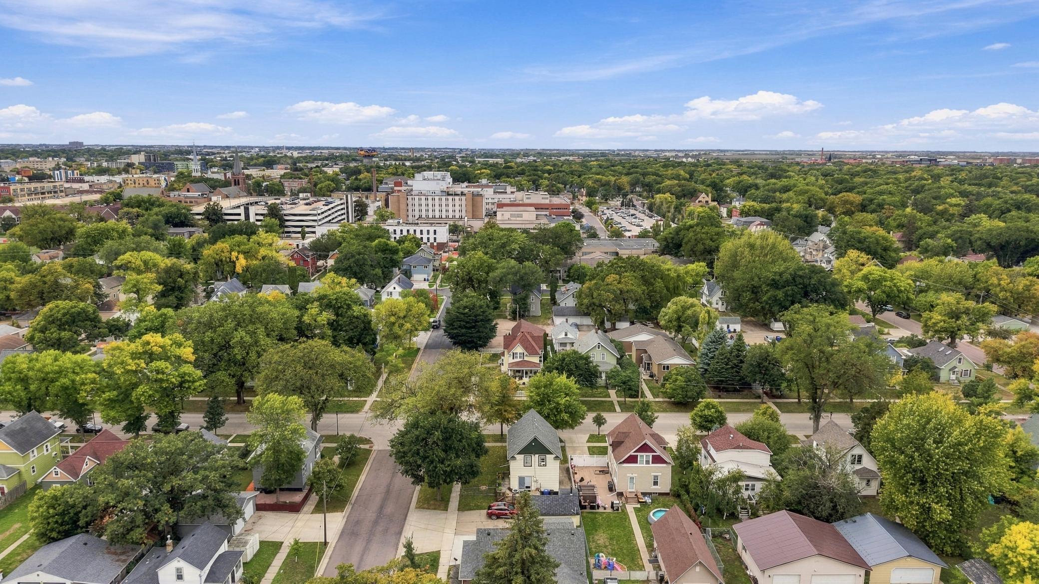 1912 single family home for sale at 802 2nd Street N in Fargo, ND — 4 bed, 3 bath (photo 51 of 61)