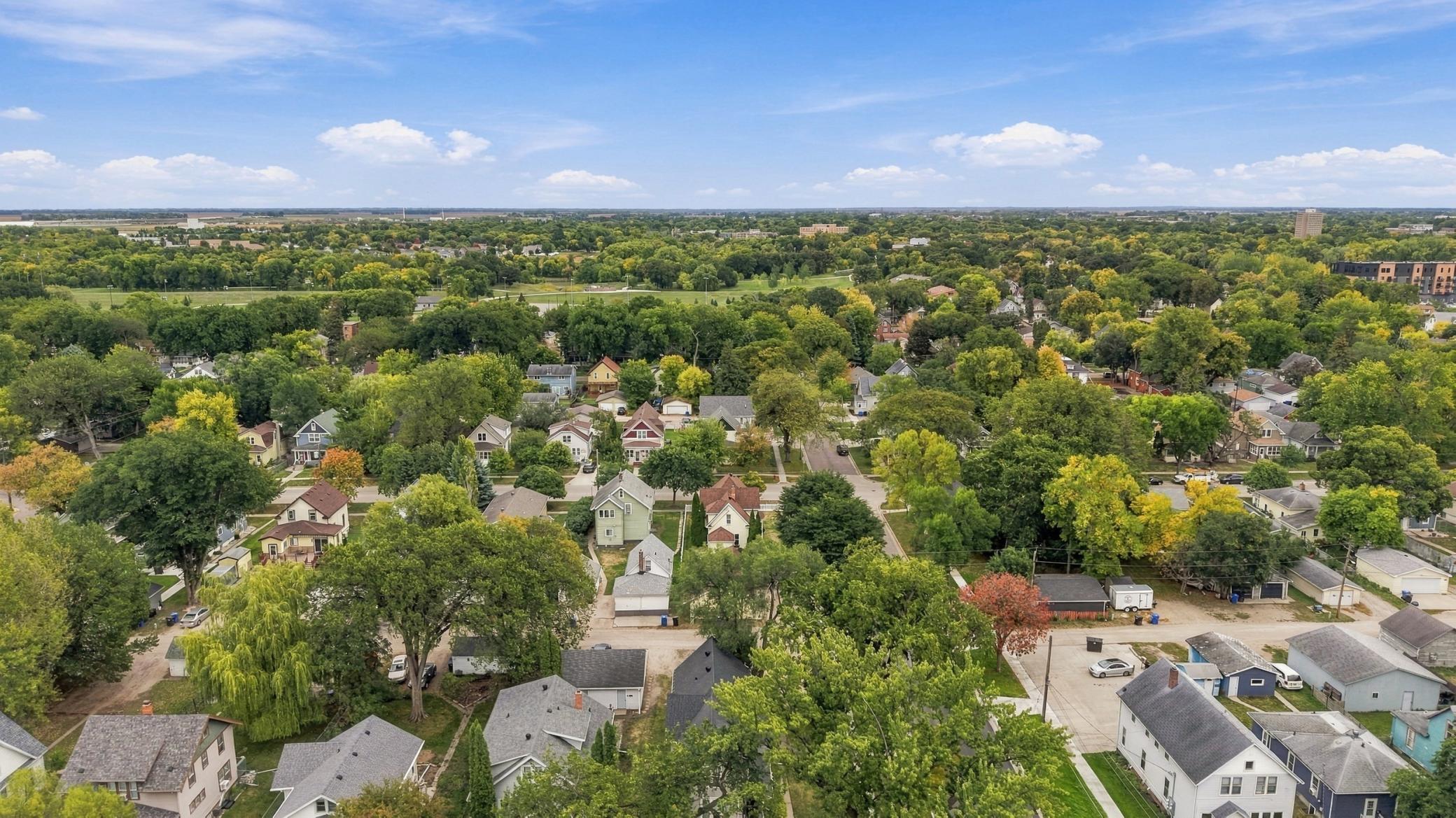 1912 single family home for sale at 802 2nd Street N in Fargo, ND — 4 bed, 3 bath (photo 53 of 61)
