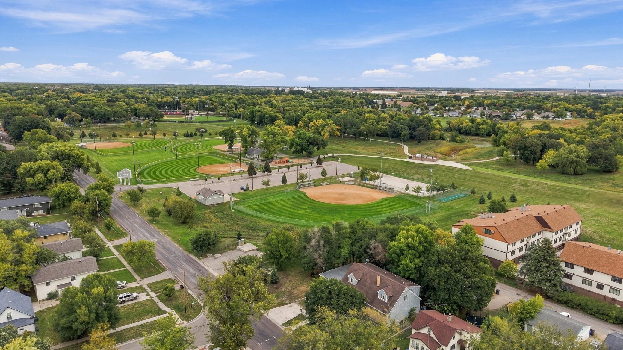 1912 single family home for sale at 802 2nd Street N in Fargo, ND — 4 bed, 3 bath (photo 55 of 61)