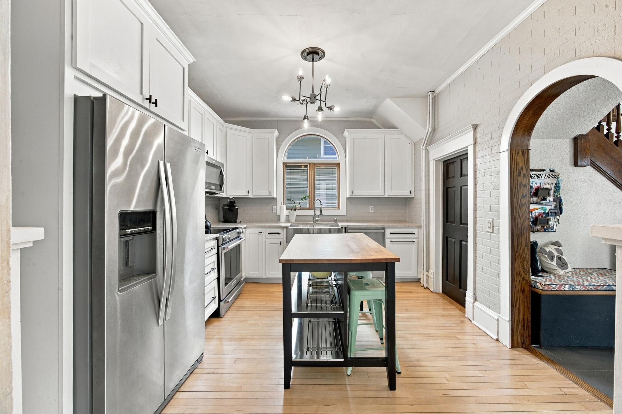 1912 single family home for sale at 802 2nd Street N in Fargo, ND — 4 bed, 3 bath (photo 10 of 61)