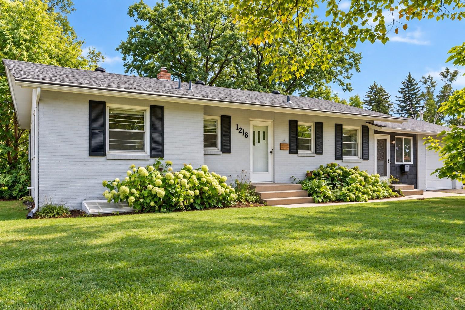 1958 single family home for sale at 1218 9th Avenue NE in Brainerd, MN — 4 bed, 2 bath