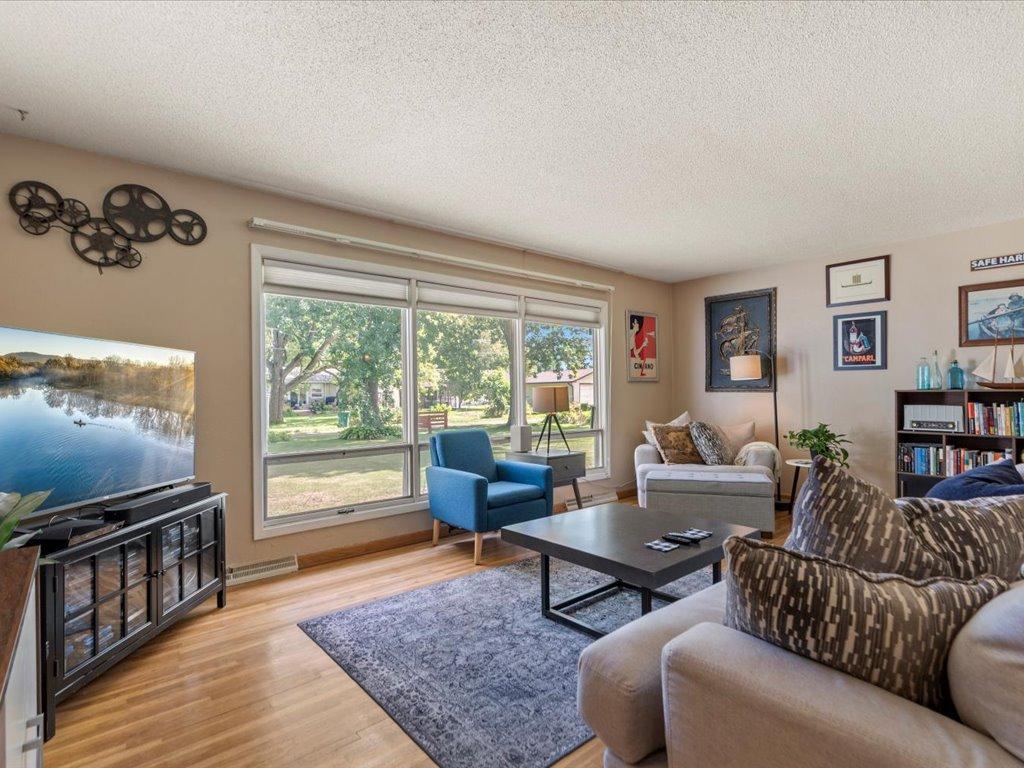 1958 single family home for sale at 1218 9th Avenue NE in Brainerd, MN — 4 bed, 2 bath (photo 2 of 30)