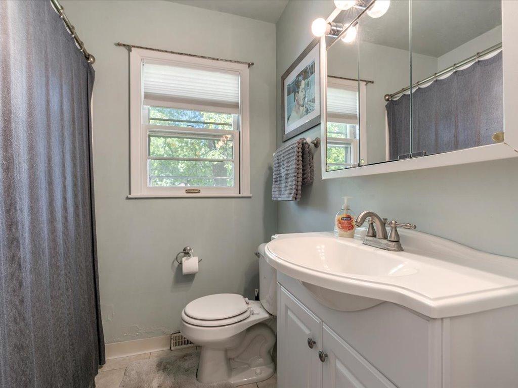 1958 single family home for sale at 1218 9th Avenue NE in Brainerd, MN — 4 bed, 2 bath (photo 13 of 30)